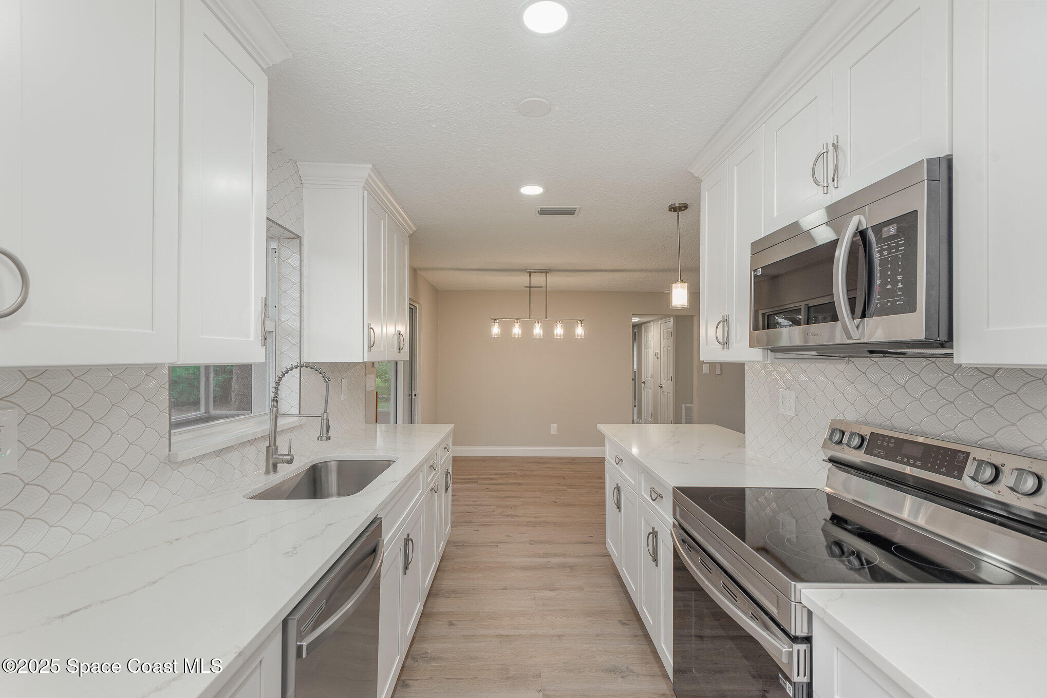 1625 Country Lane