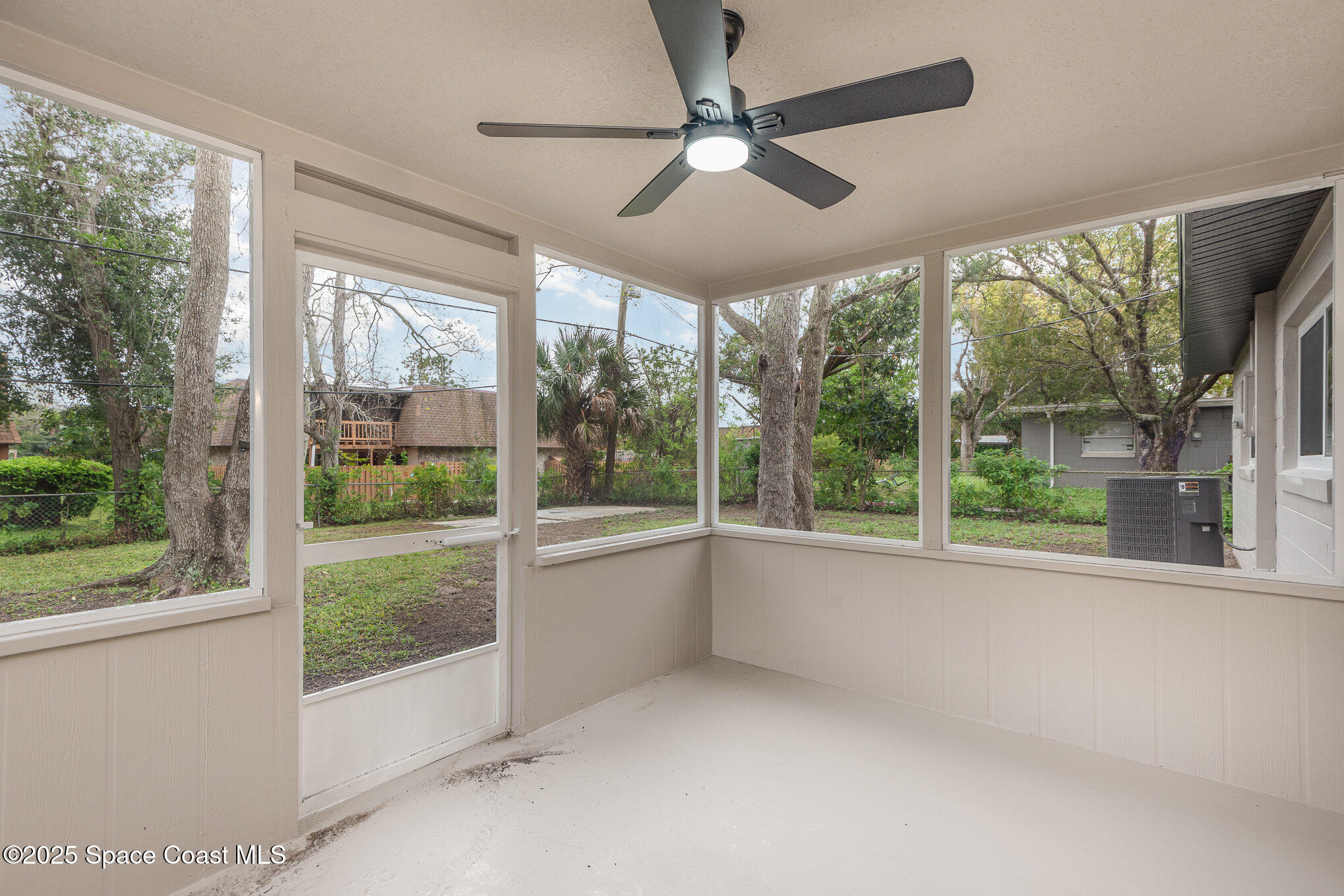 1625 Country Lane