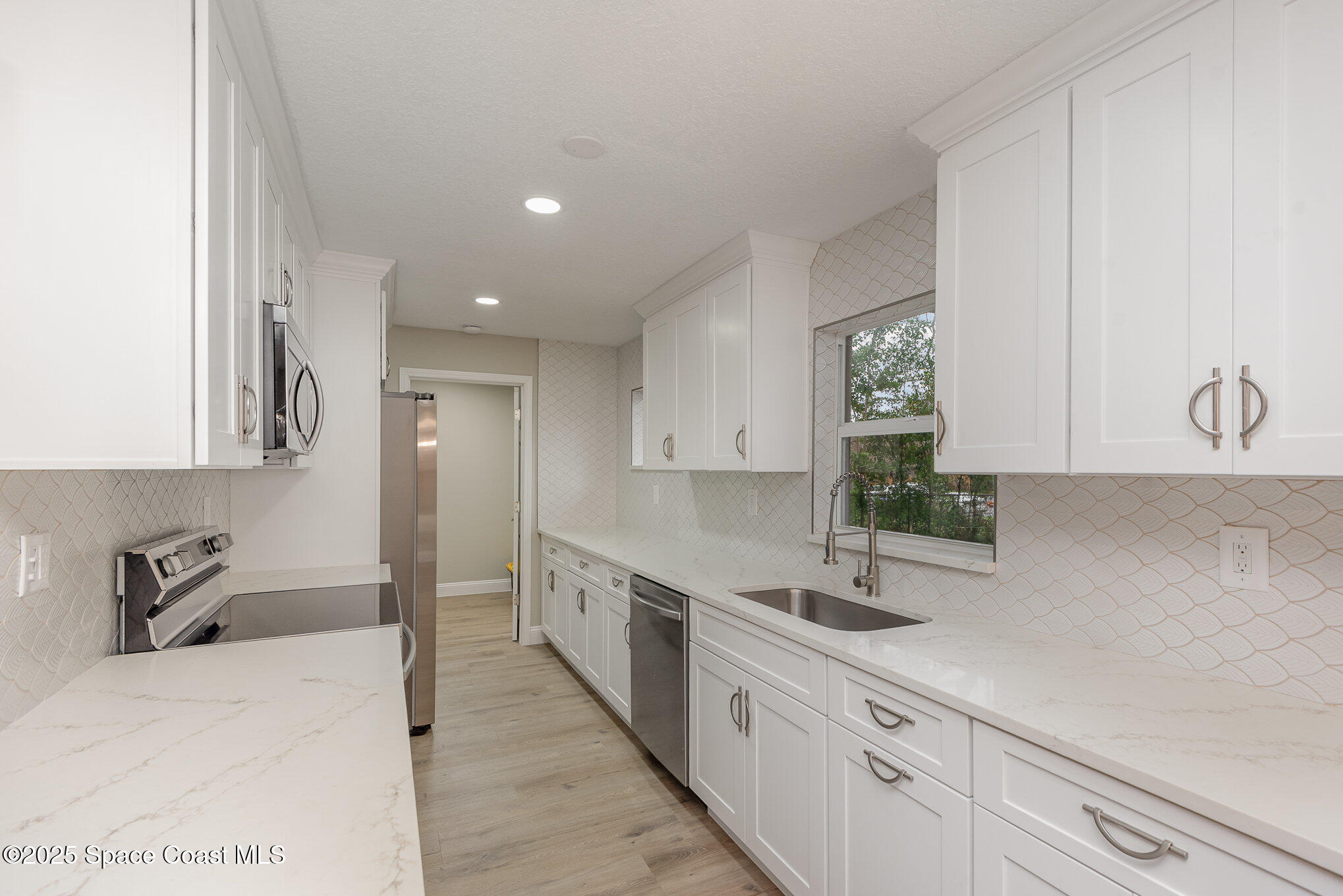 1625 Country Lane
