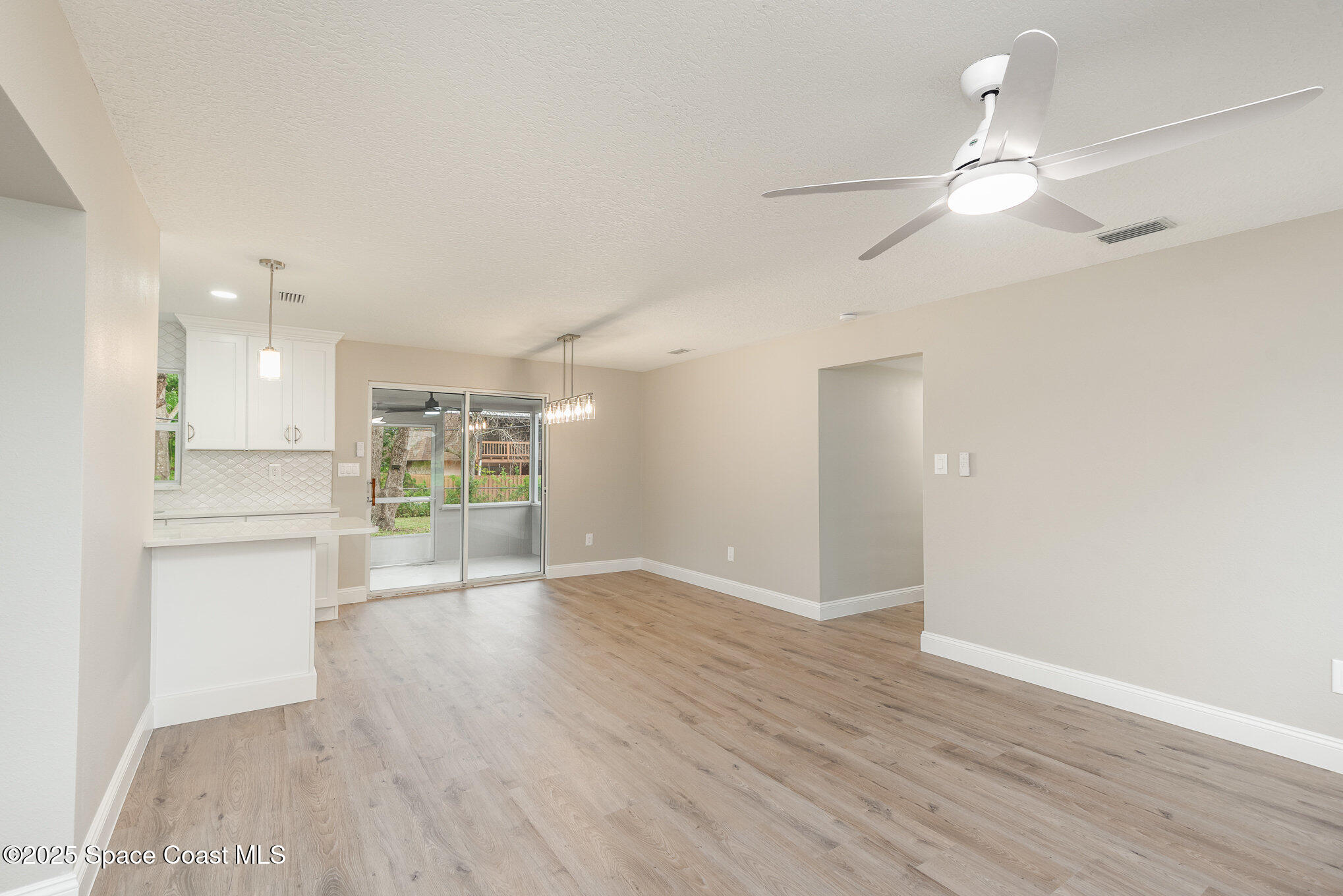 1625 Country Lane
