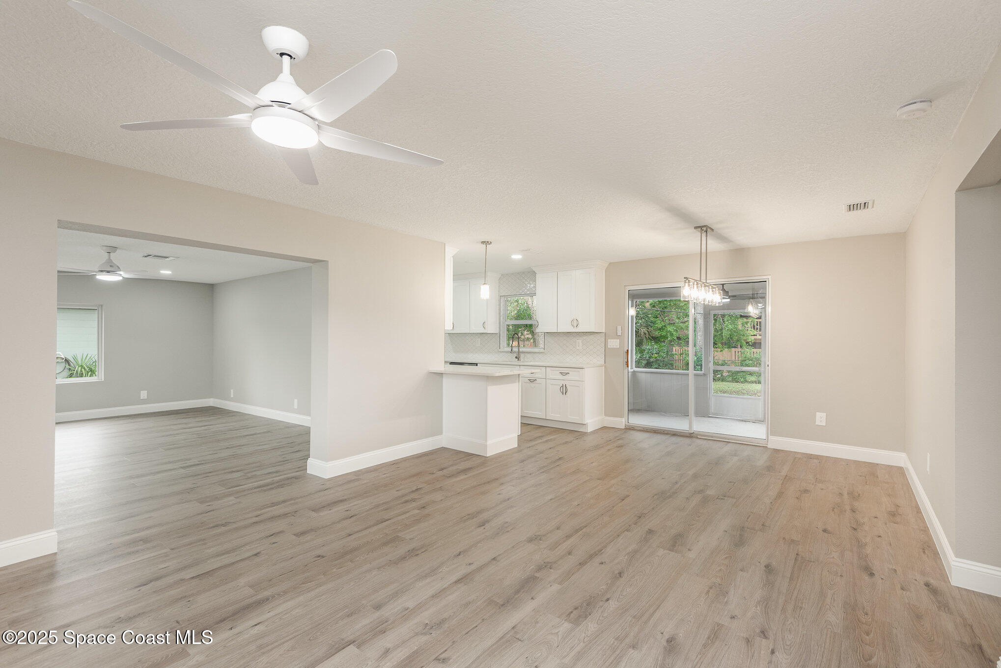 1625 Country Lane