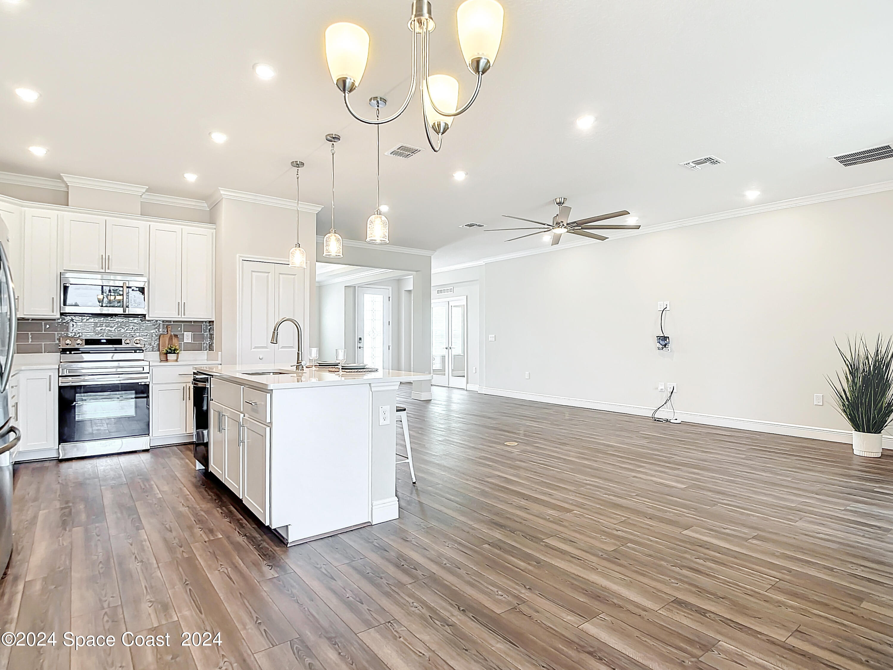 6215 Moonrise Drive