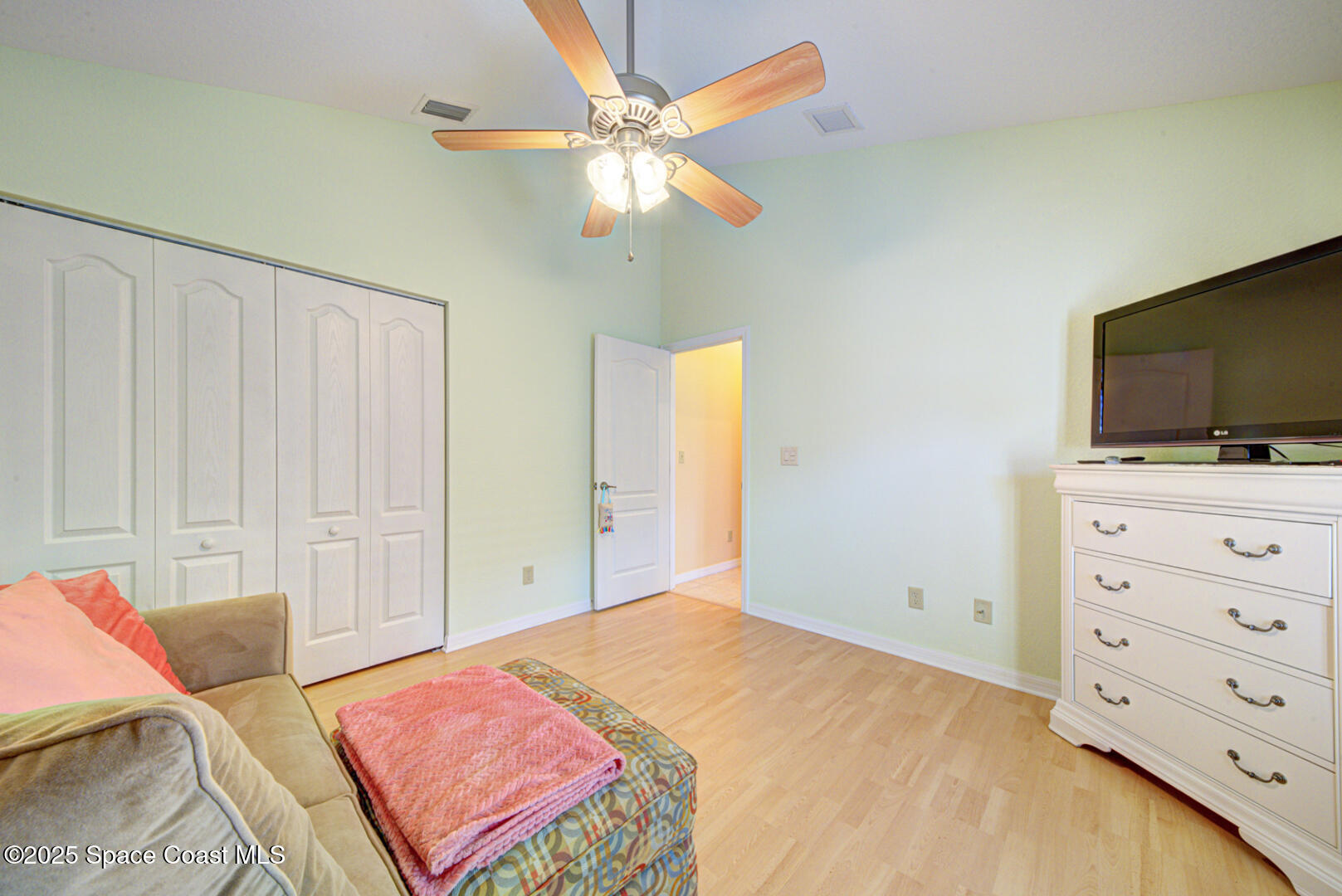1845 James Circle
