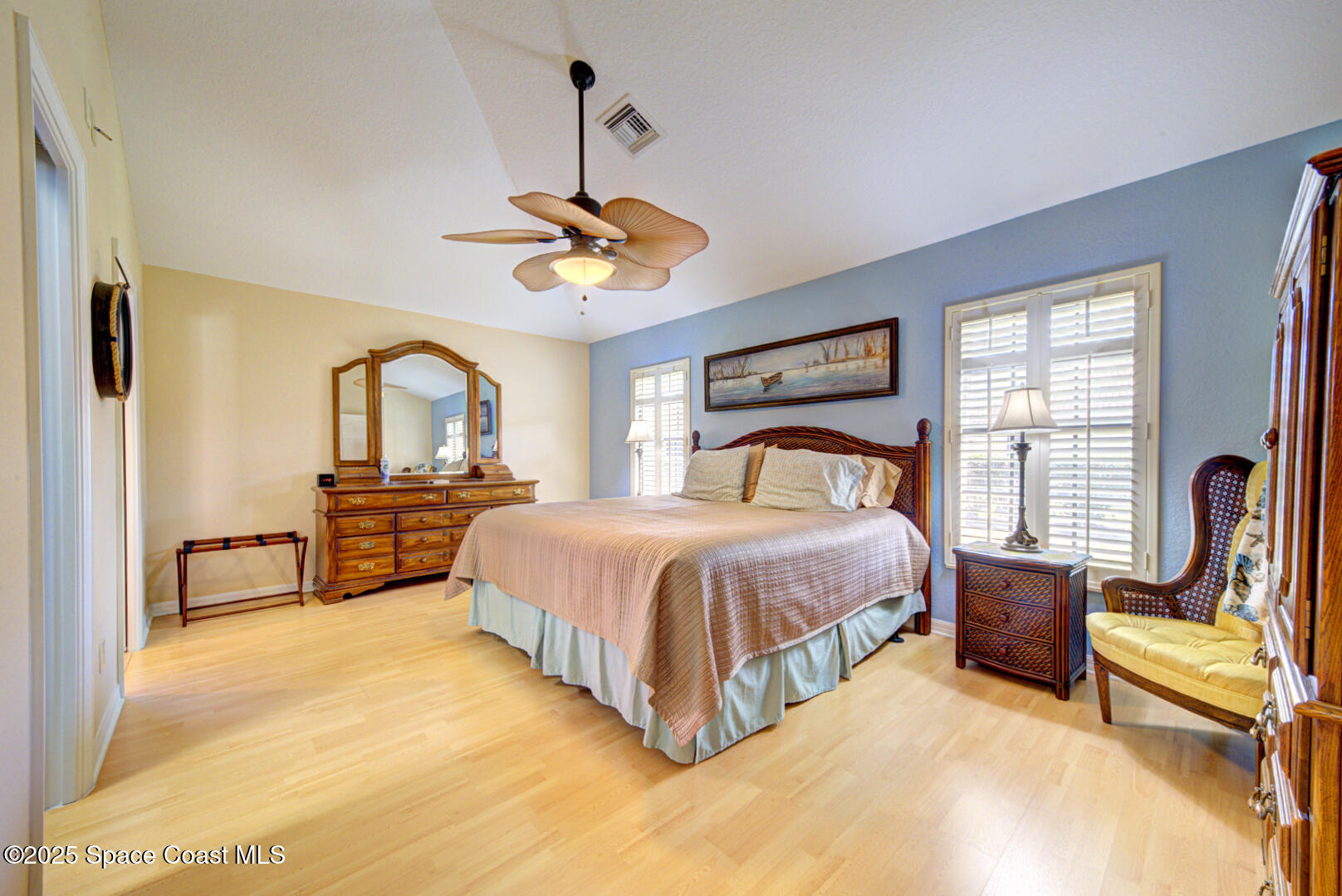 1845 James Circle