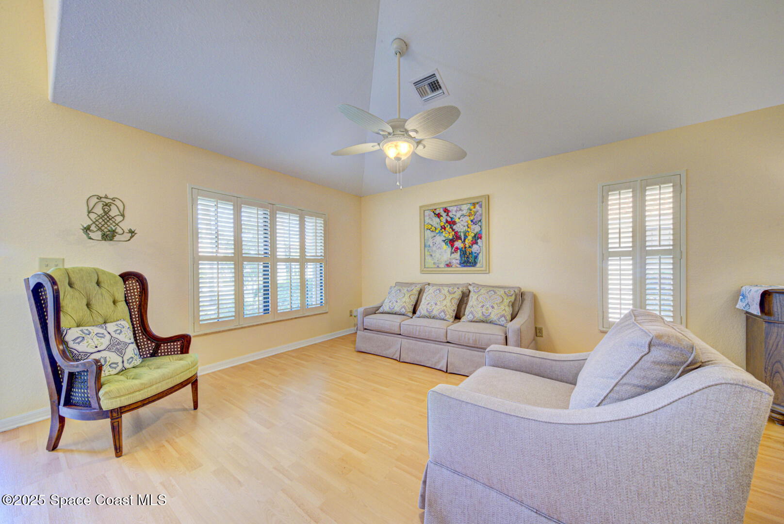 1845 James Circle