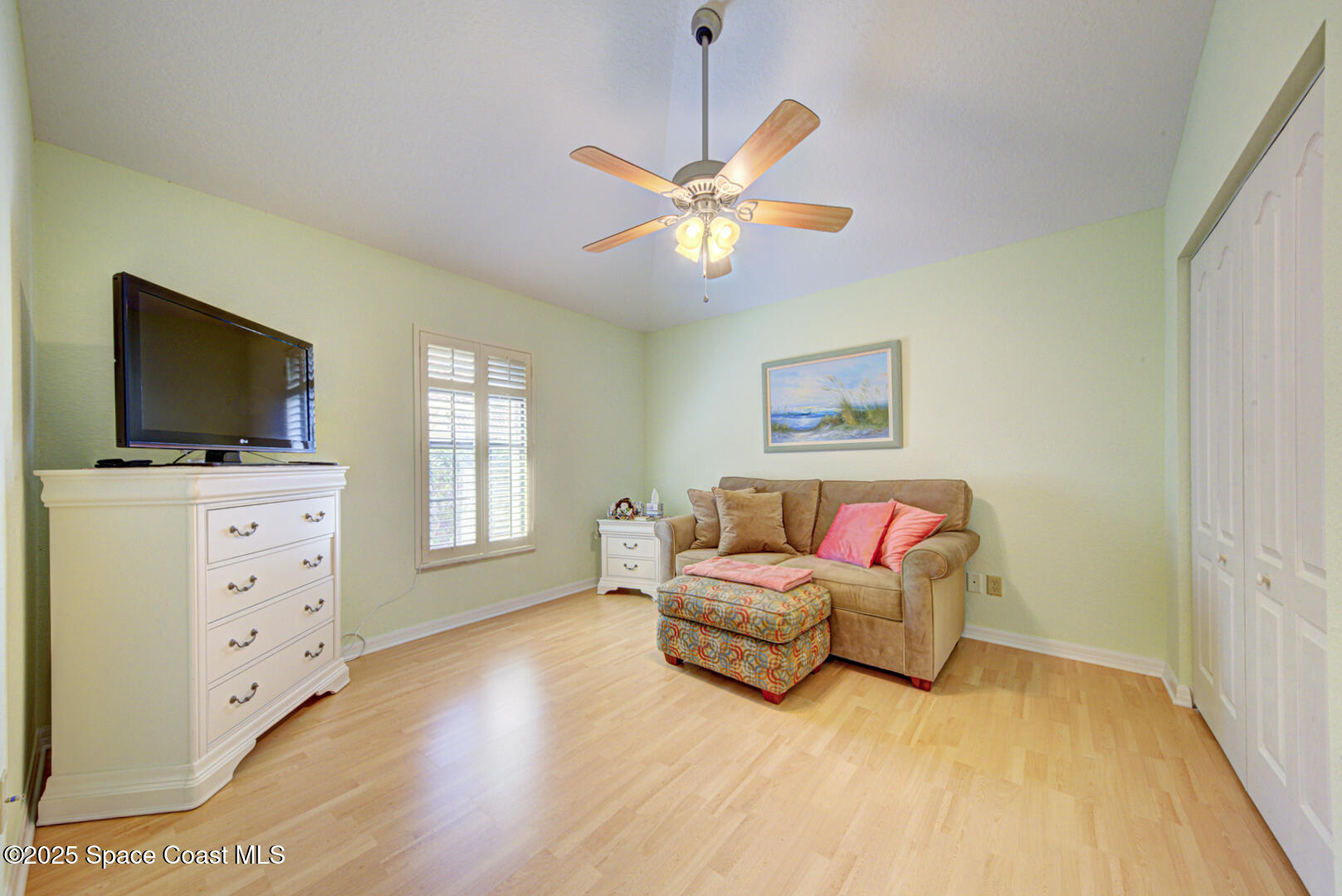 1845 James Circle