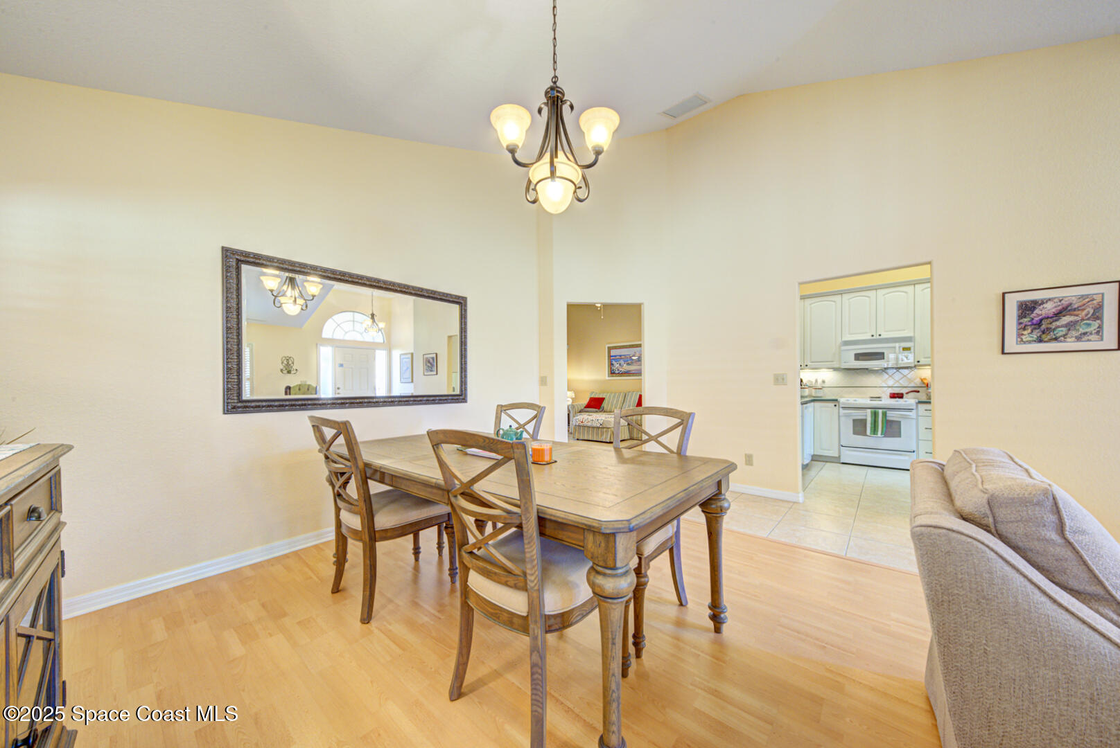 1845 James Circle