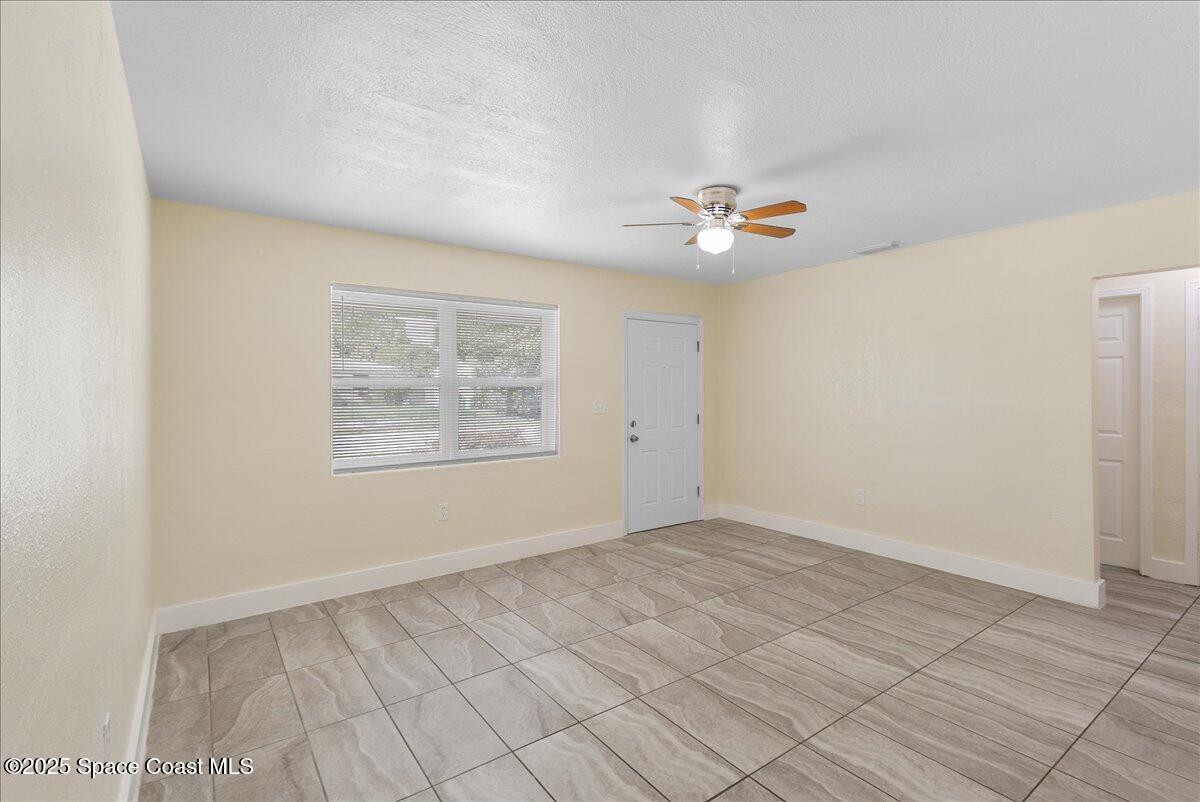 1049 Bellefonte Avenue