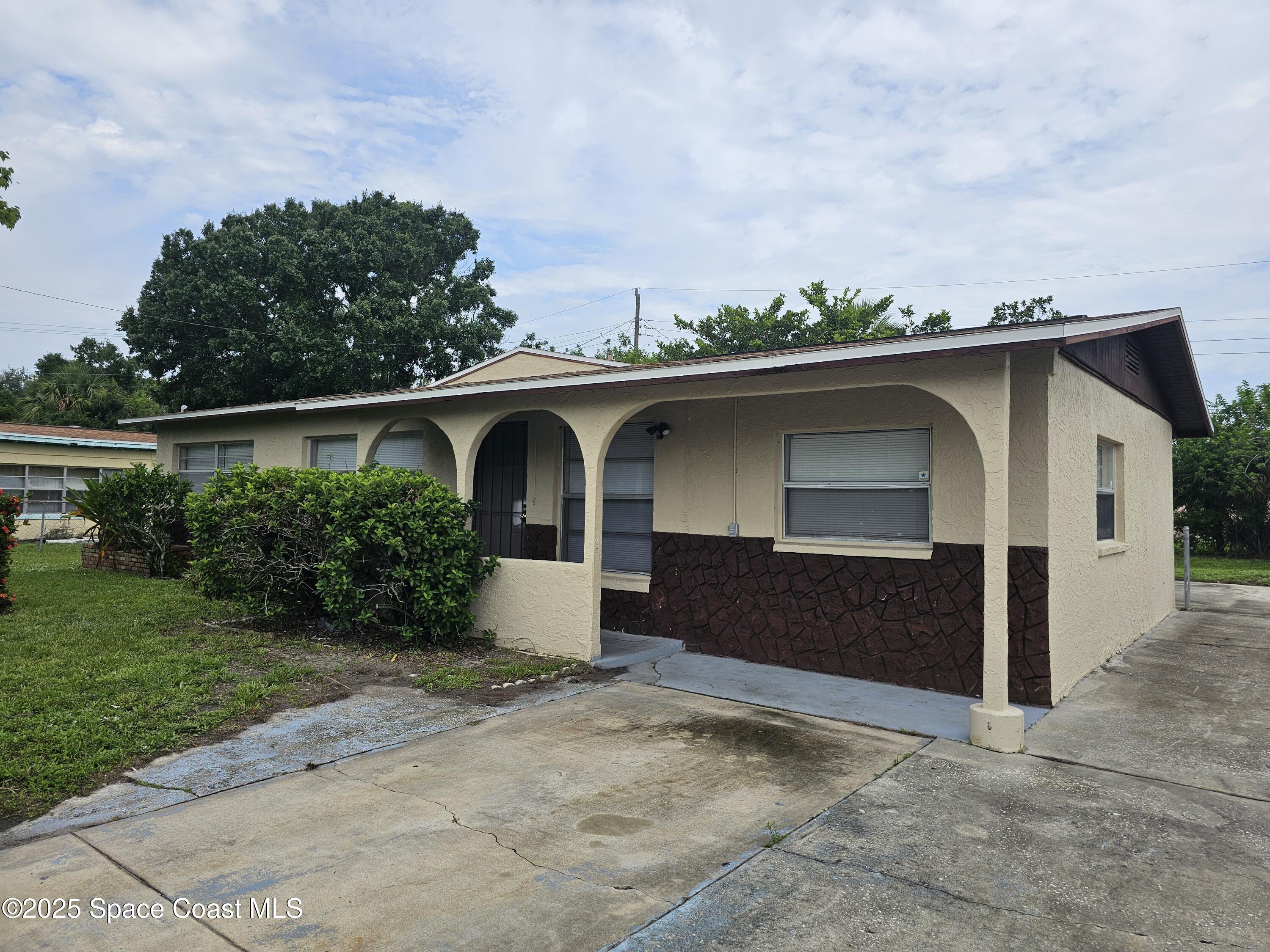 3876 Short Street