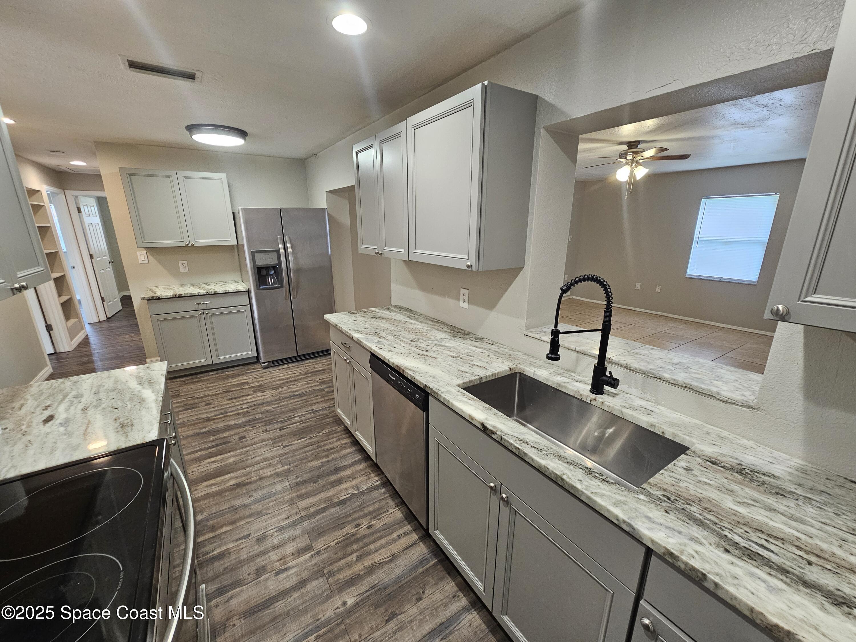 3876 Short Street