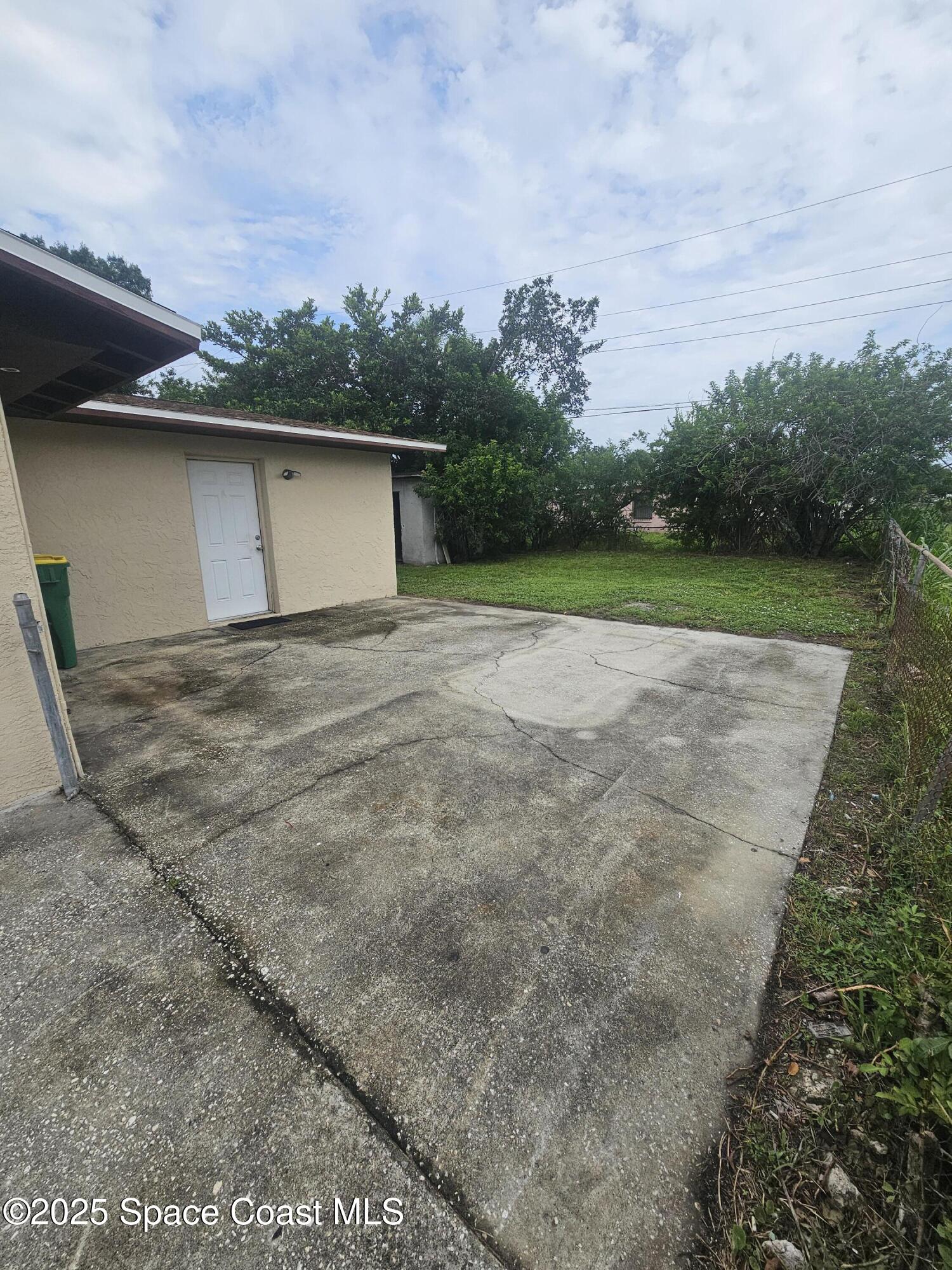 3876 Short Street