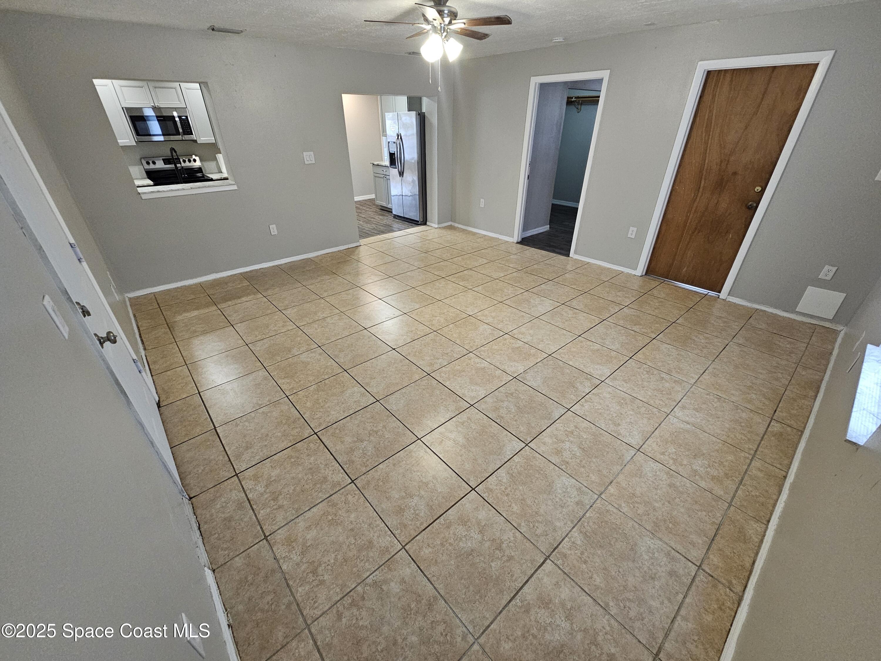 3876 Short Street