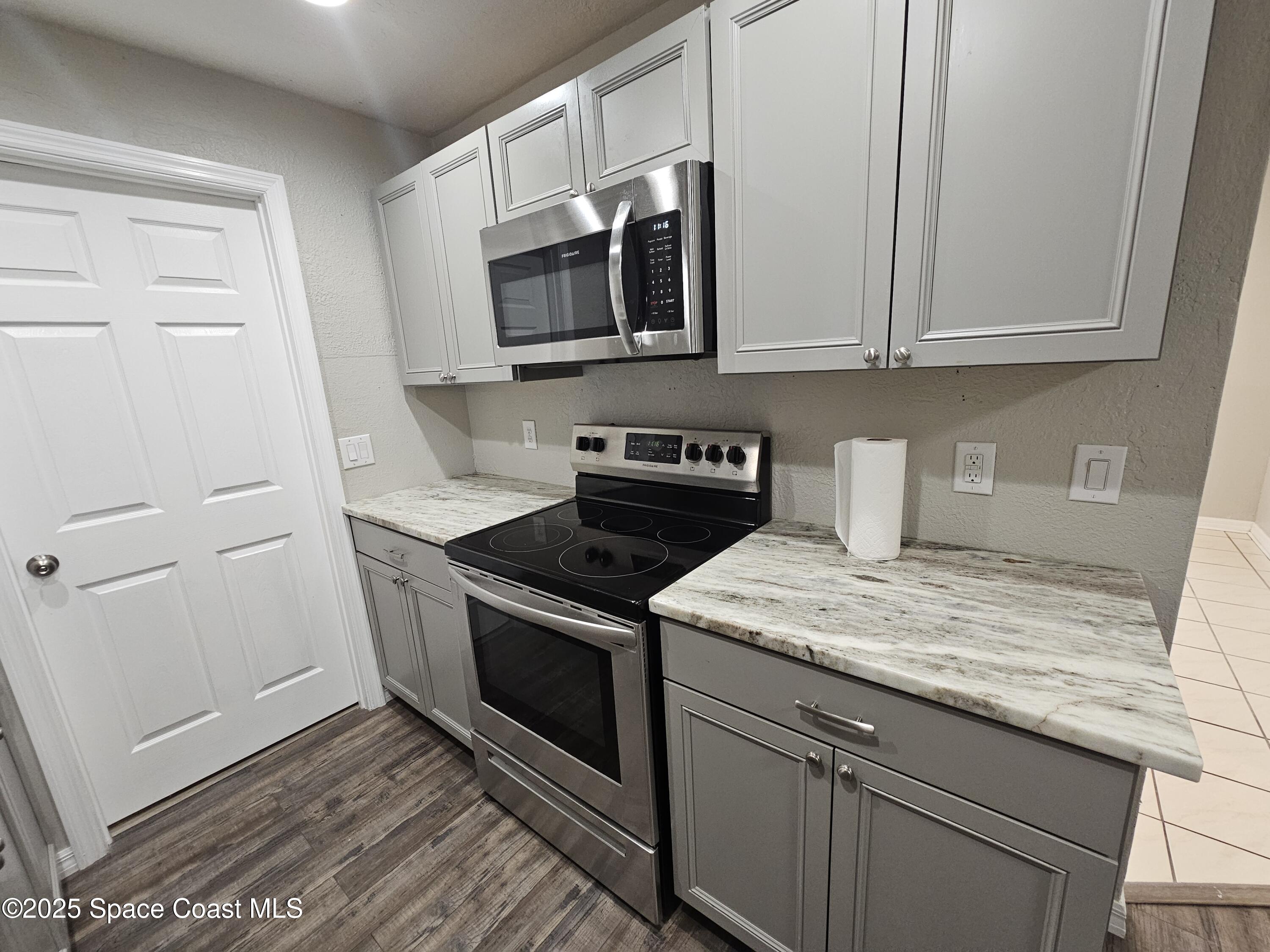 3876 Short Street