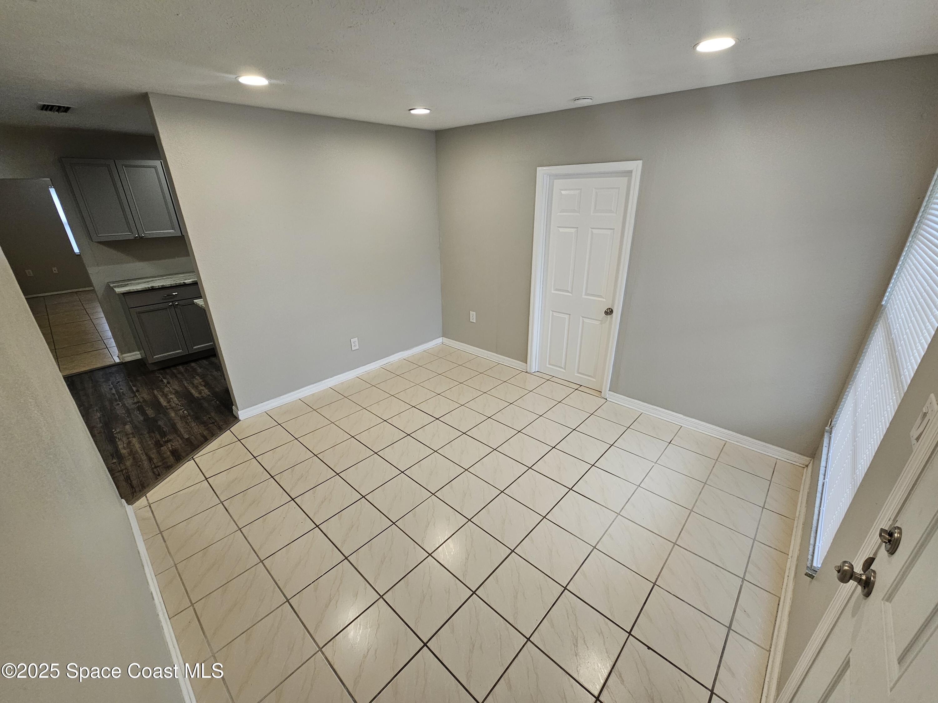 3876 Short Street