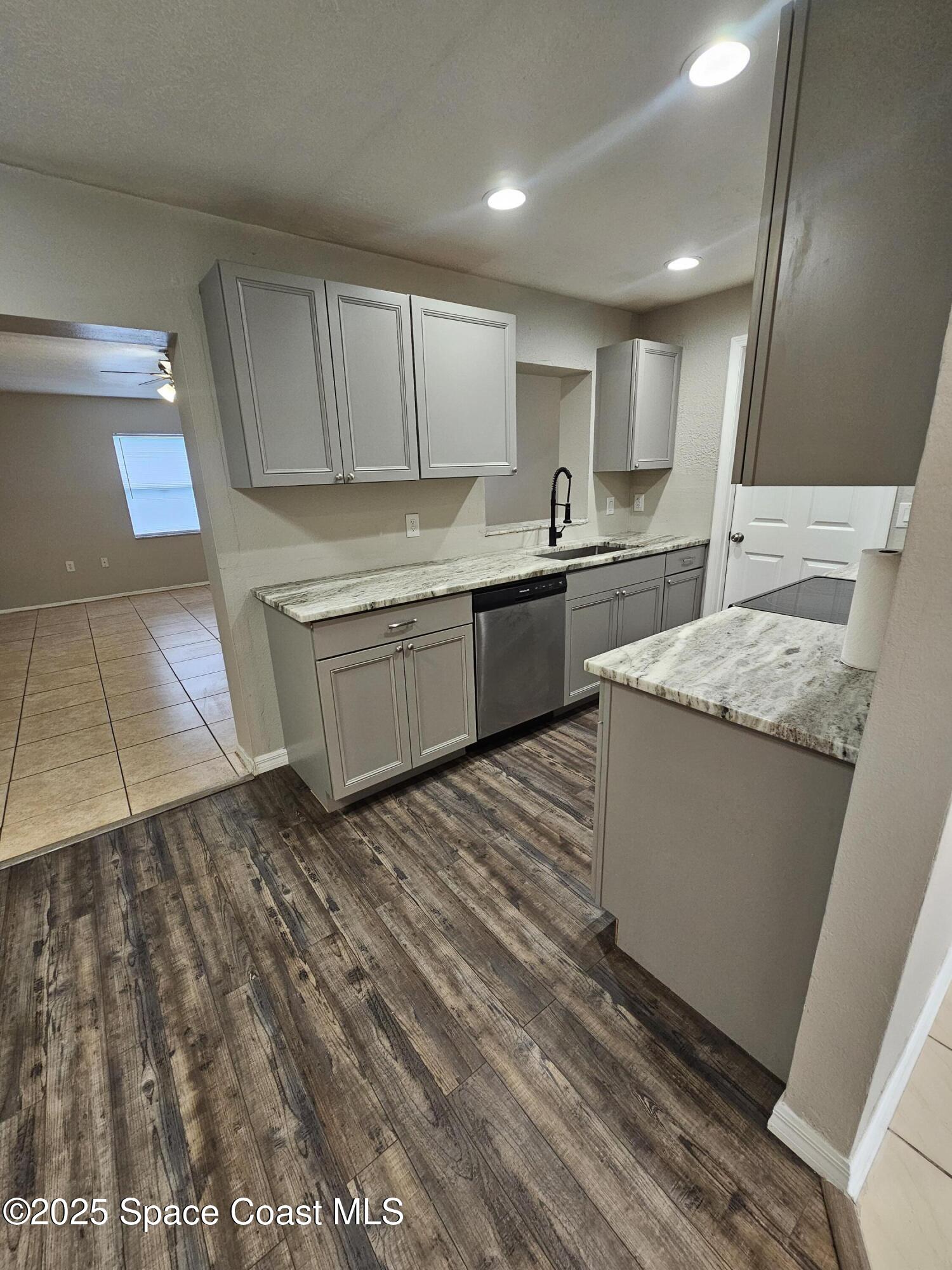 3876 Short Street