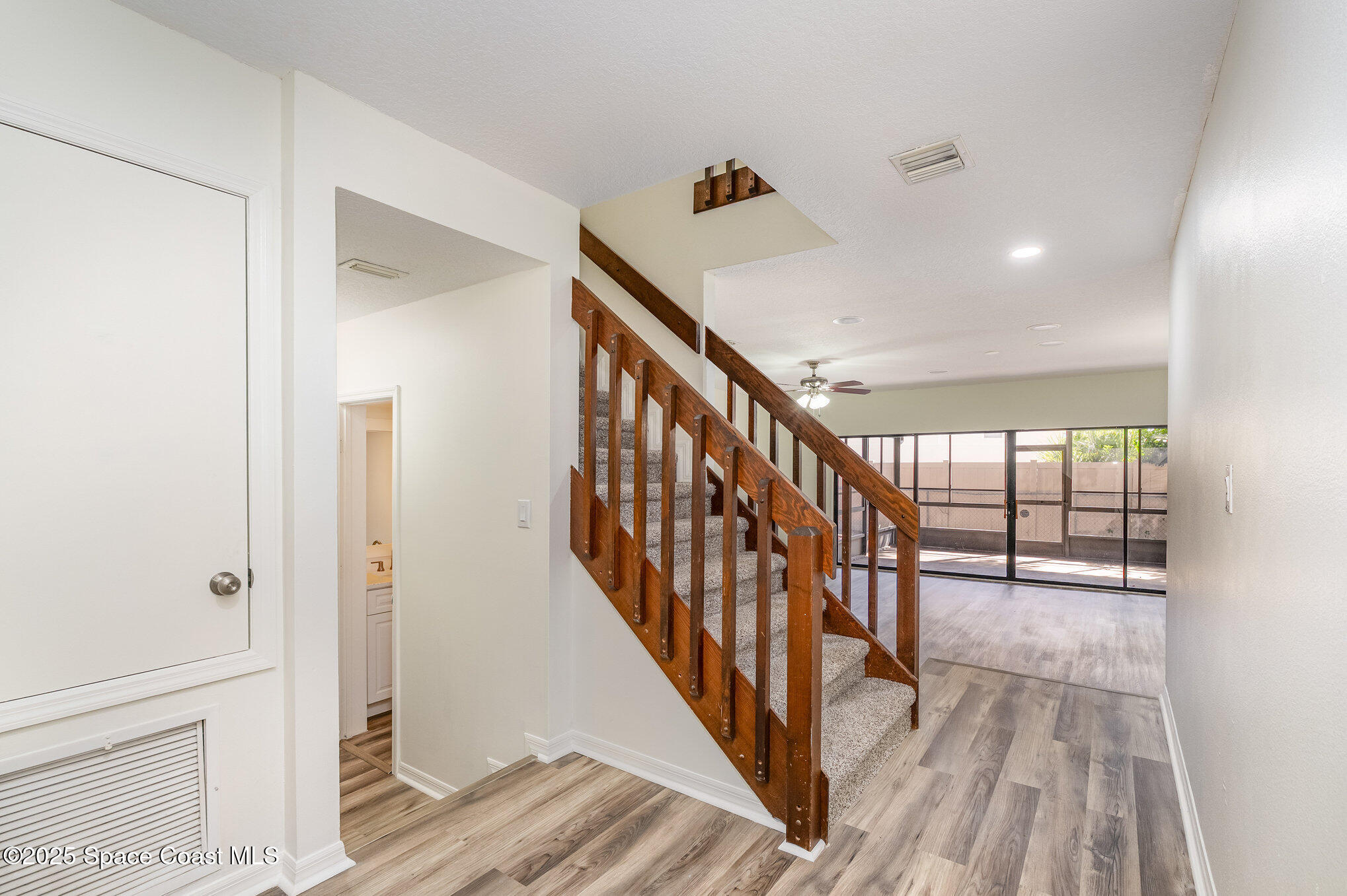 1913 Cashew Courtway