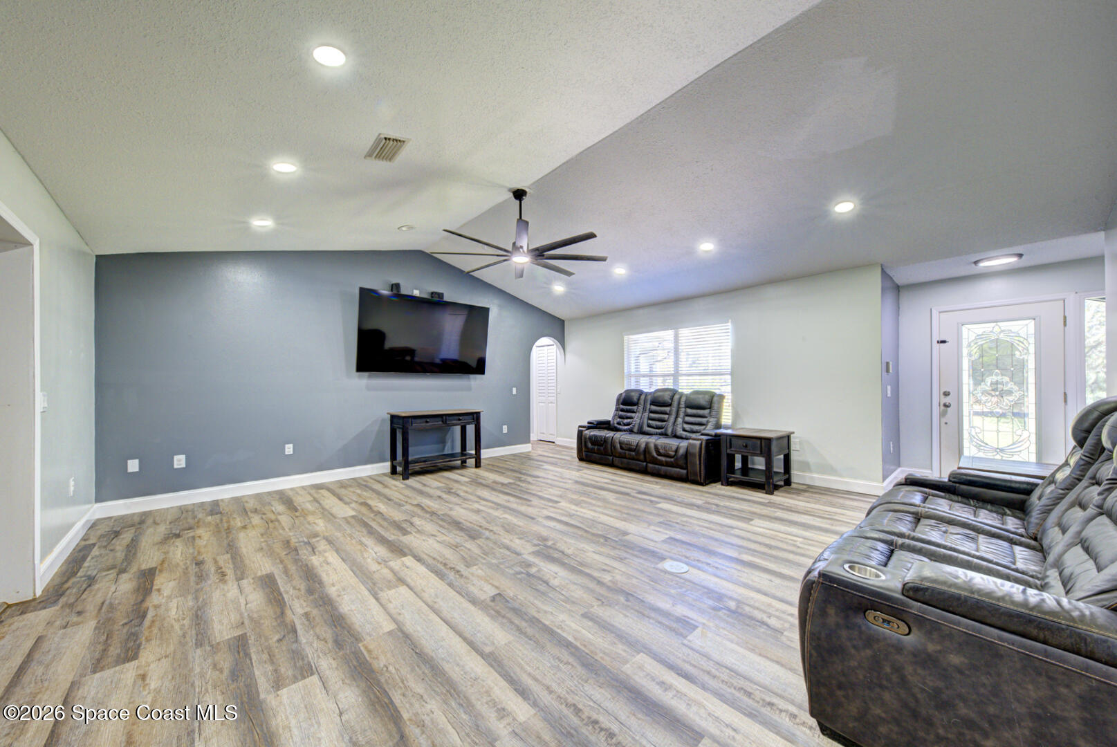 5321 Banana Avenue