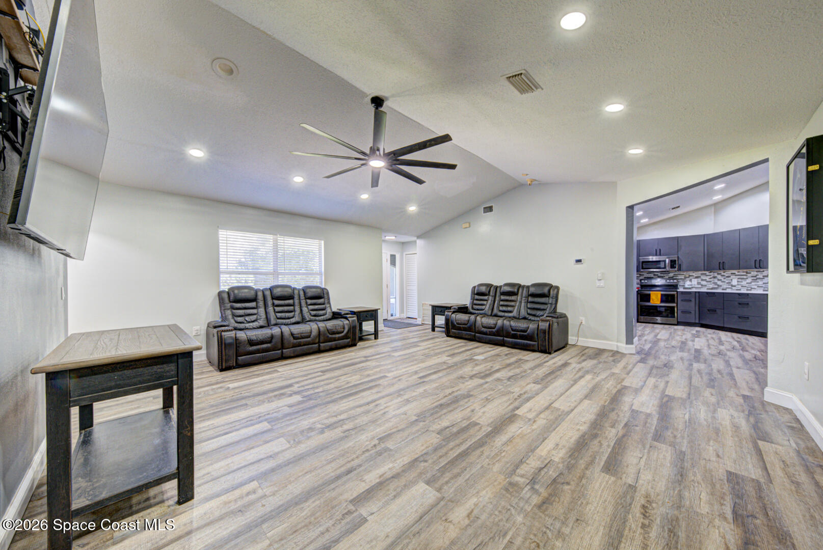 5321 Banana Avenue