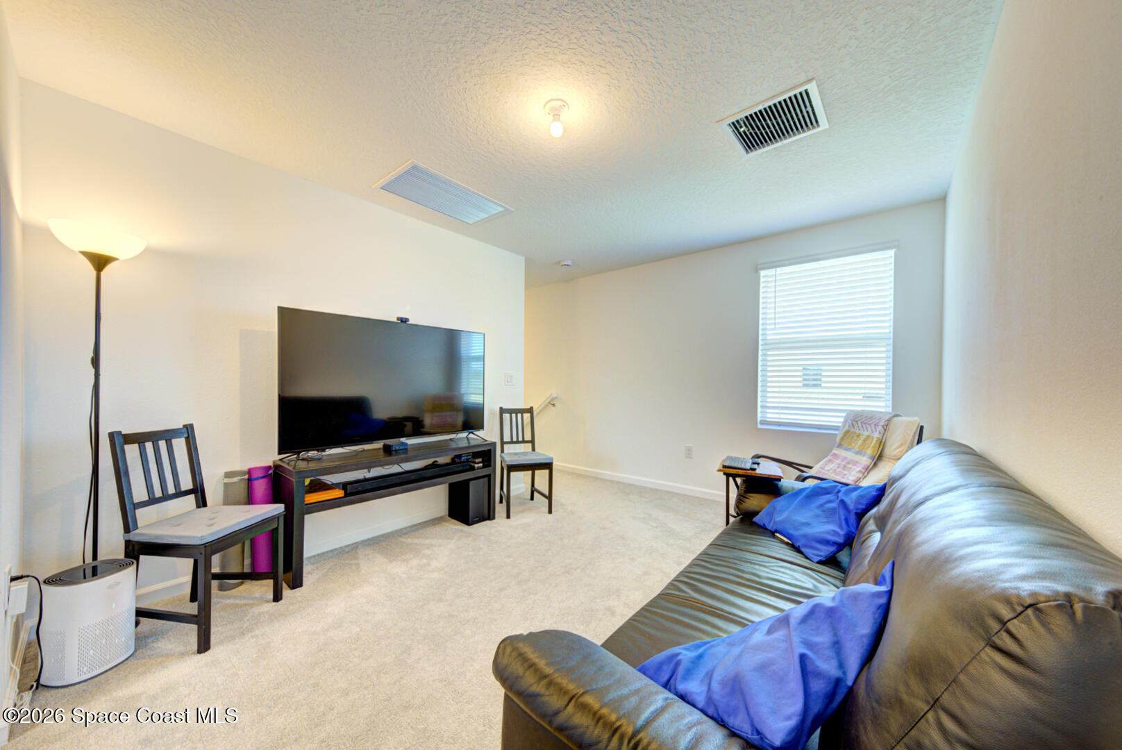 712 Papillon Street SW