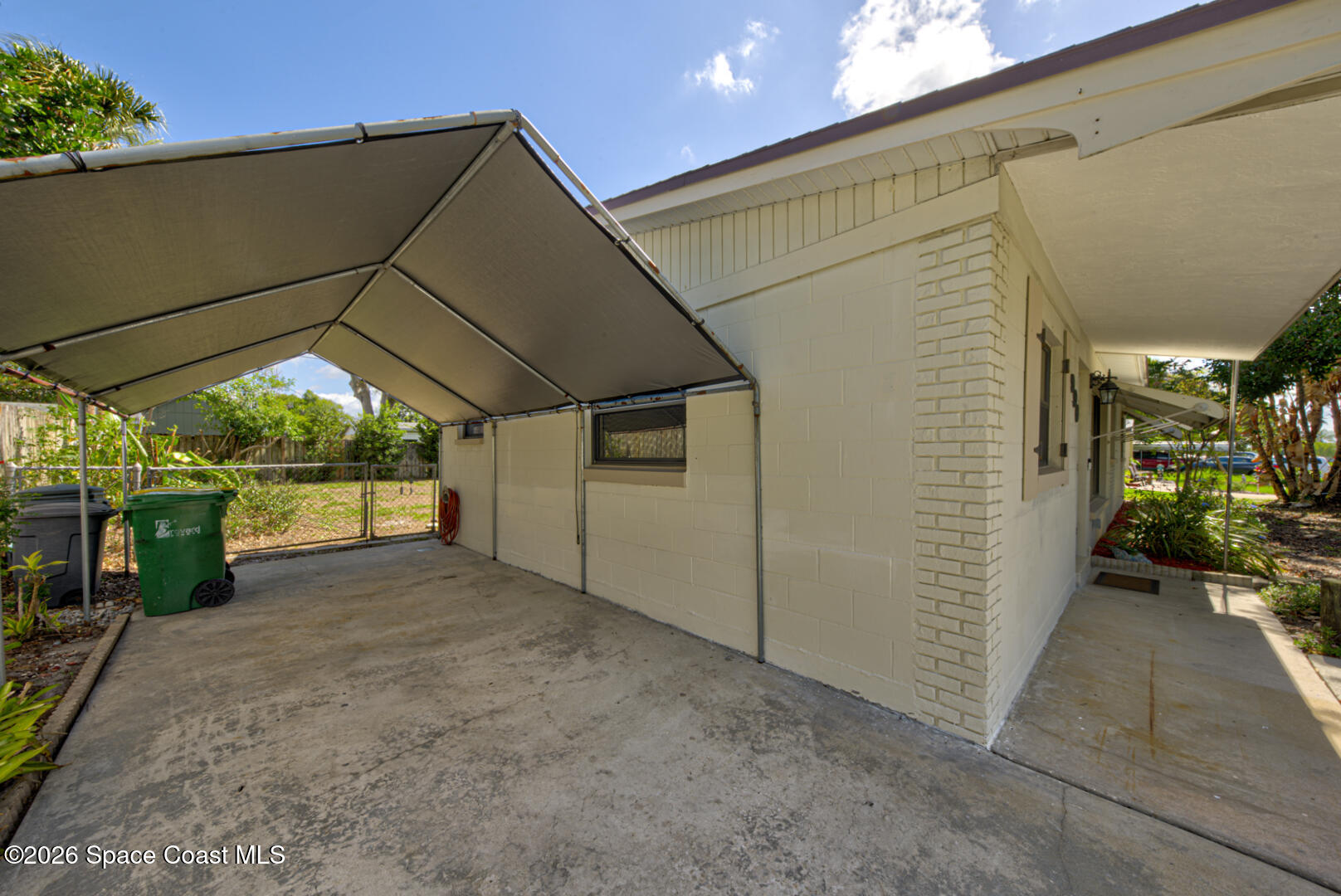 990 Hibiscus Street