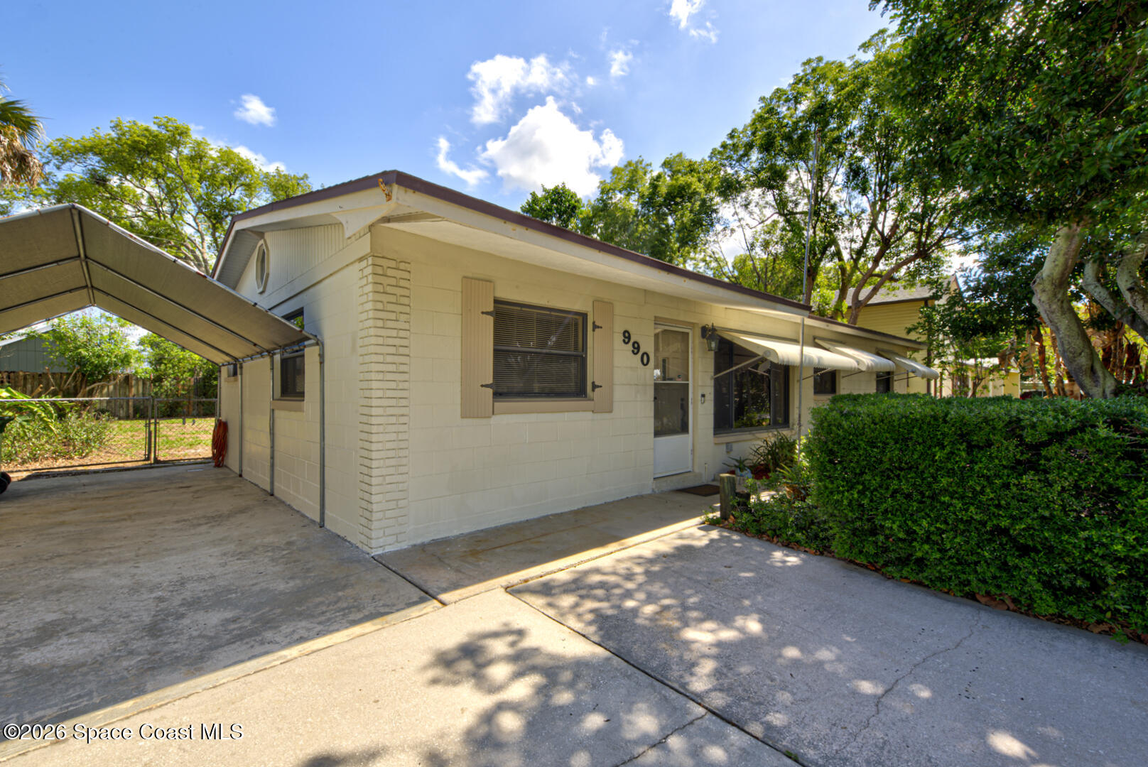 990 Hibiscus Street