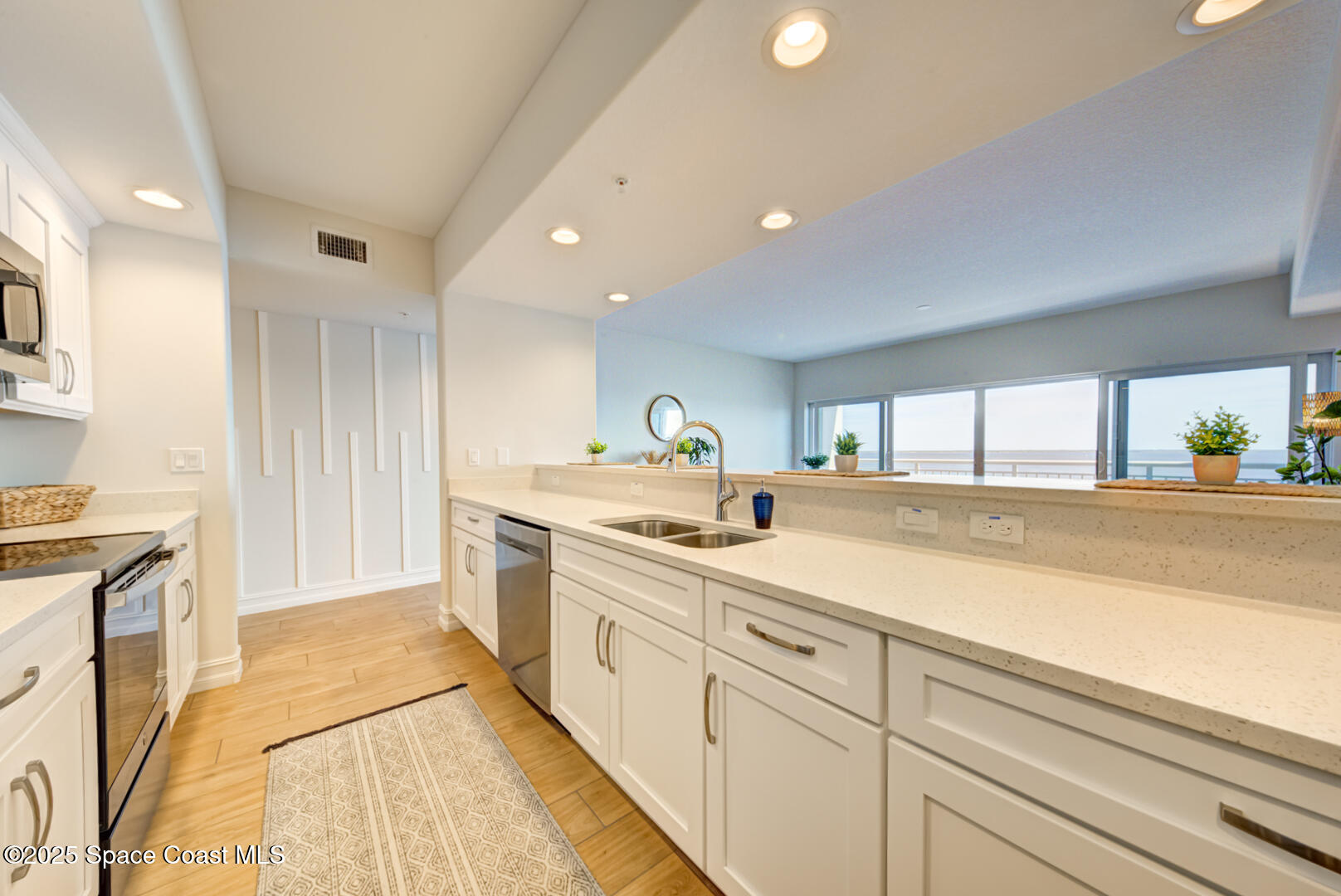 1805 Riverside Drive 504