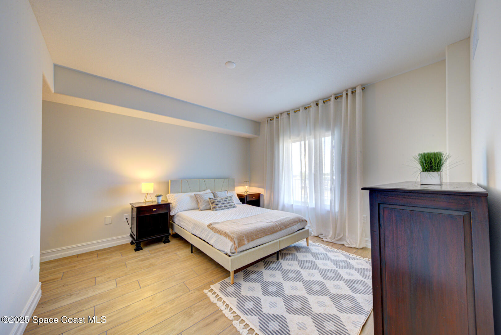 1805 Riverside Drive 504