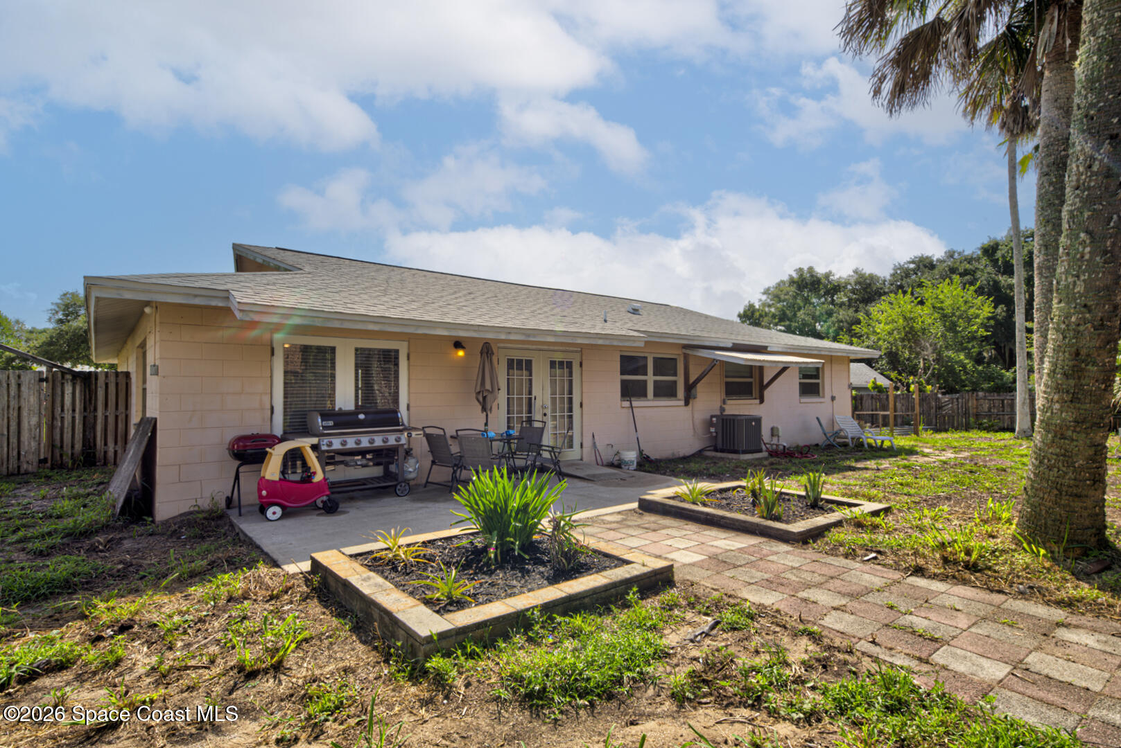 1245 La Brea Avenue