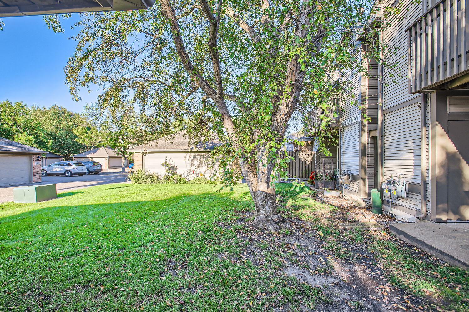415 Shelard Parkway Unit: 103