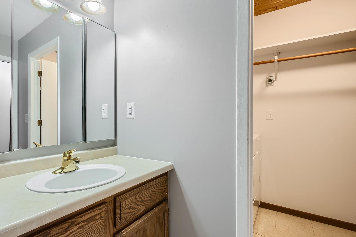415 Shelard Parkway Unit: 103