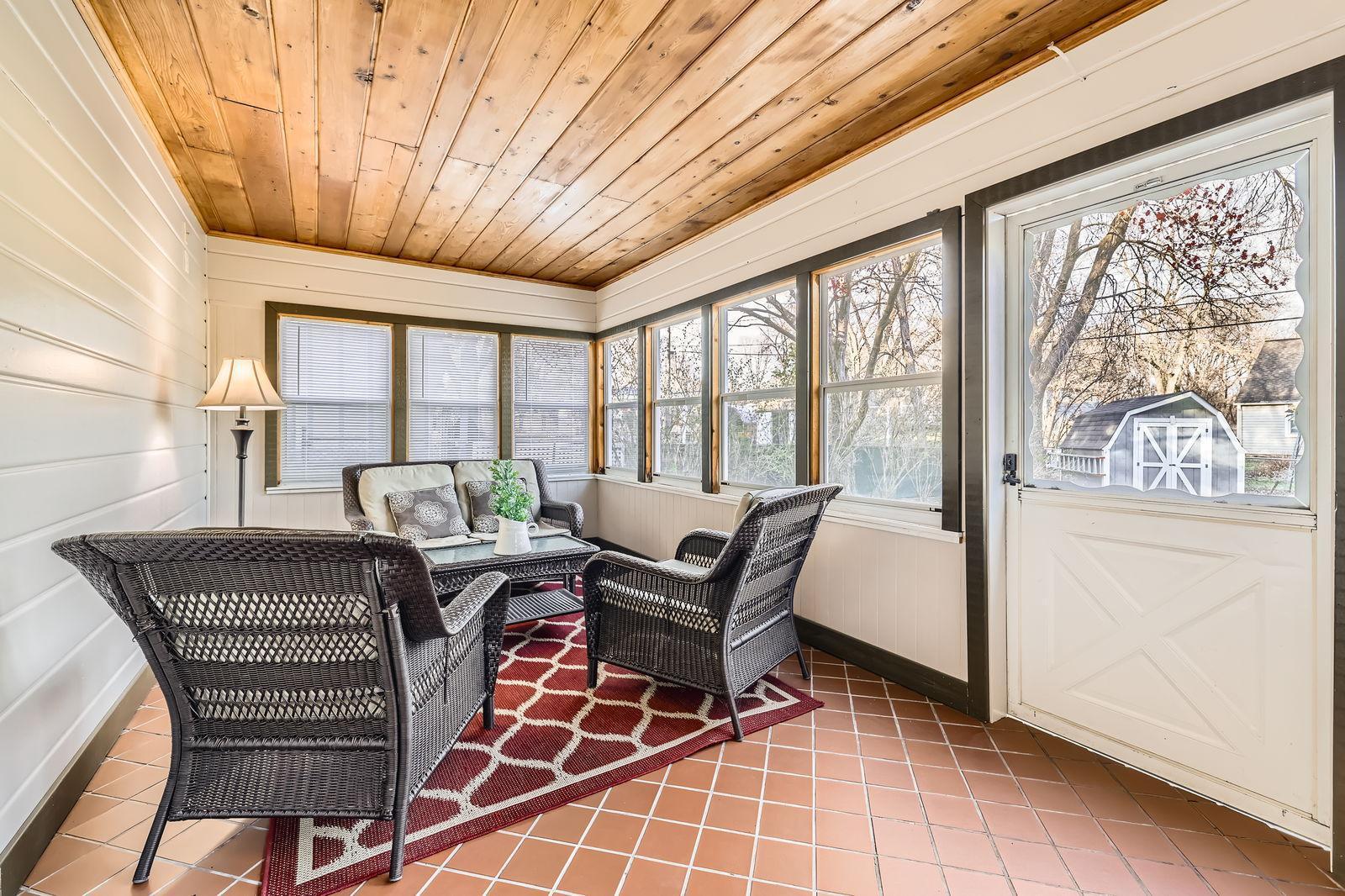 3431 Moorland Road