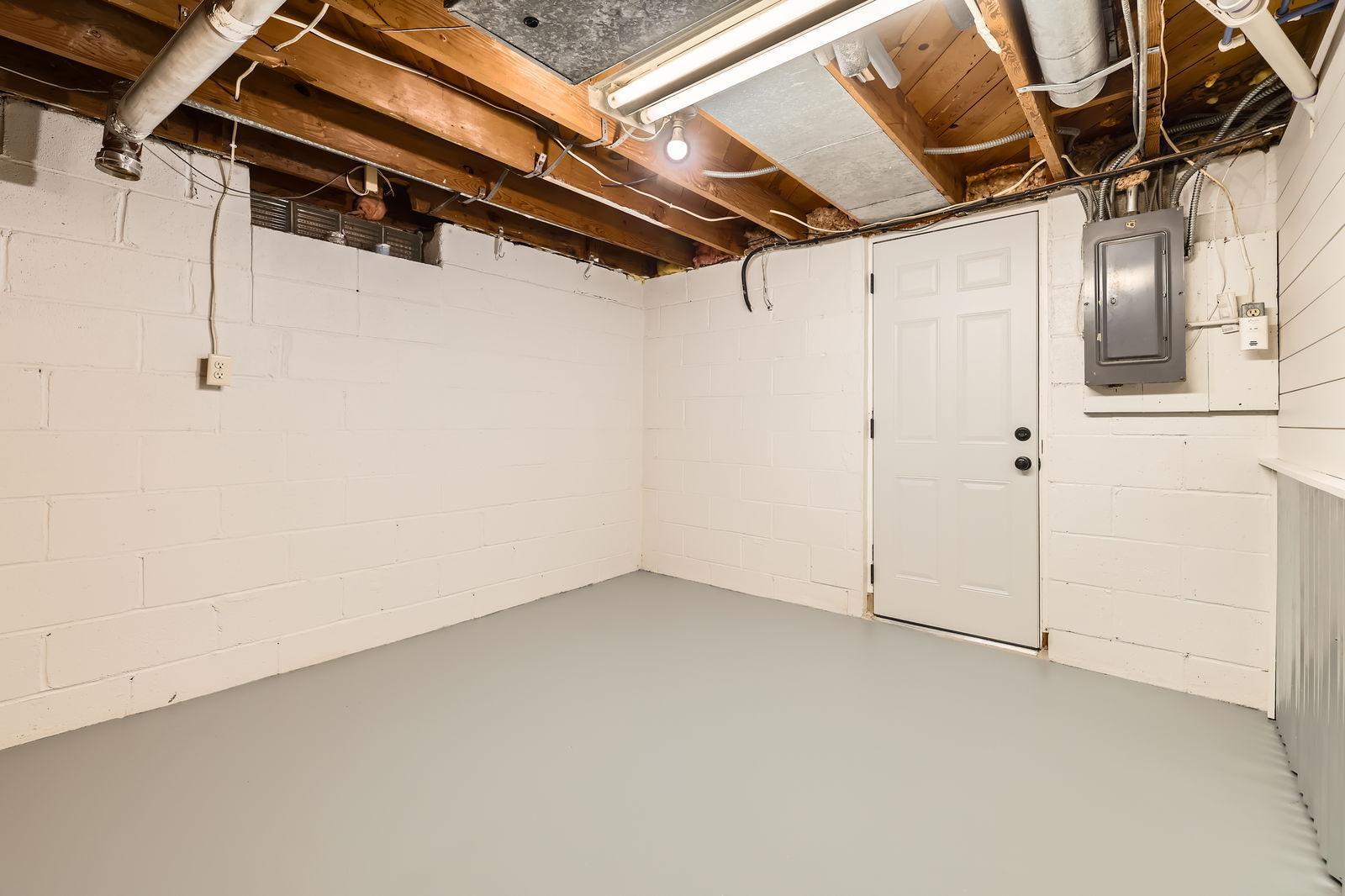 3431 Moorland Road
