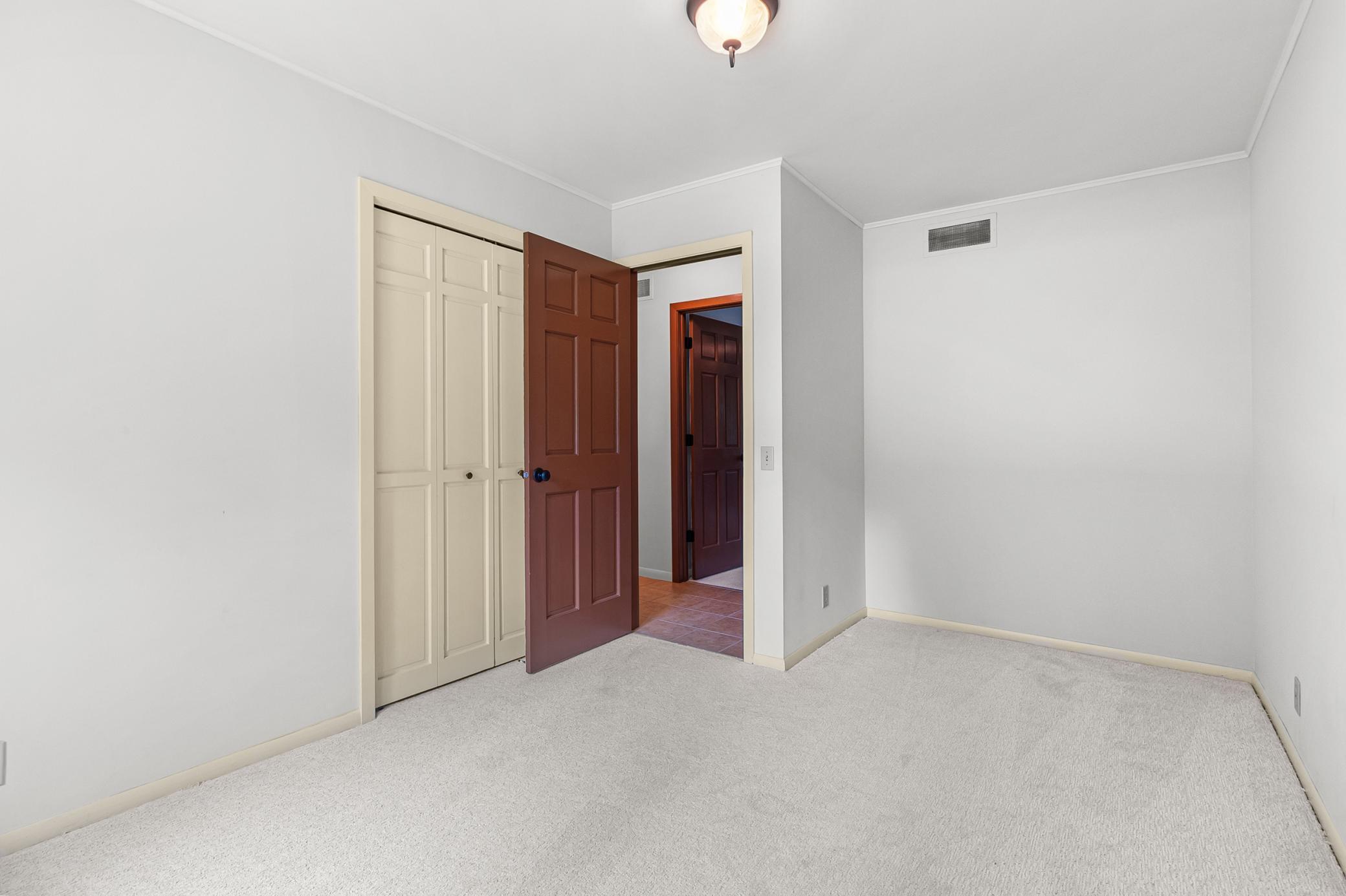 20 Woodlawn Avenue