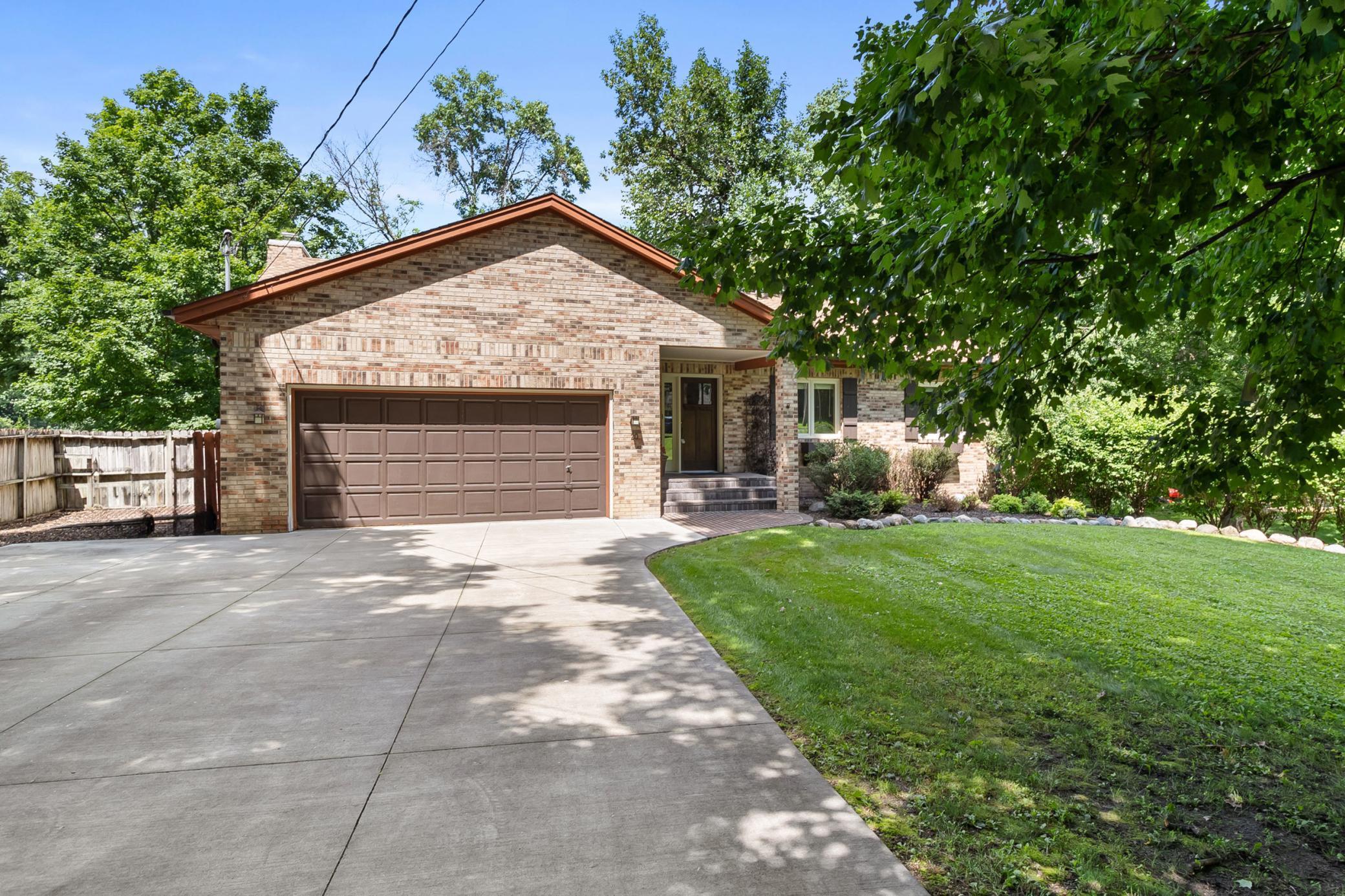 20 Woodlawn Avenue