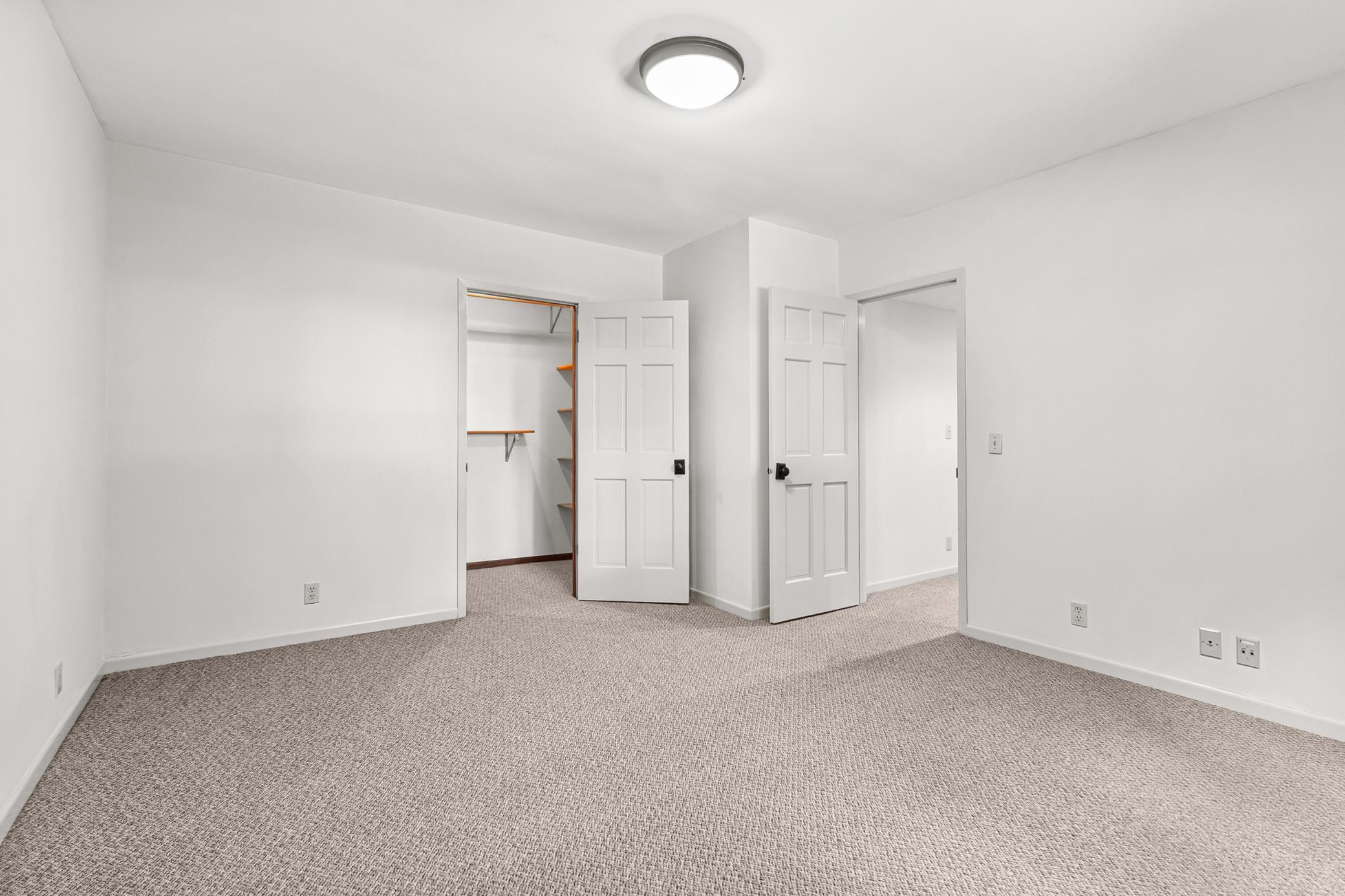 20 Woodlawn Avenue