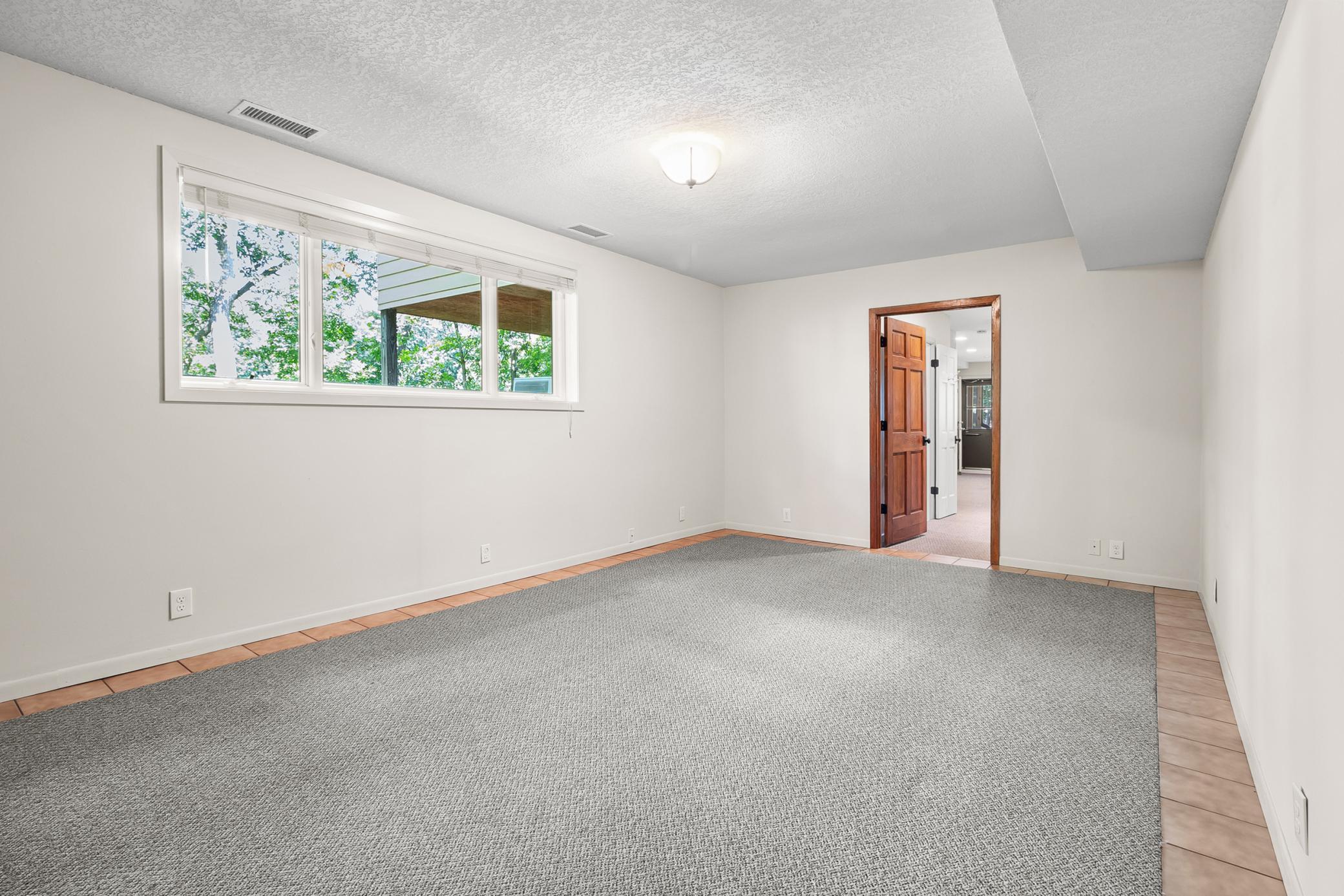 20 Woodlawn Avenue