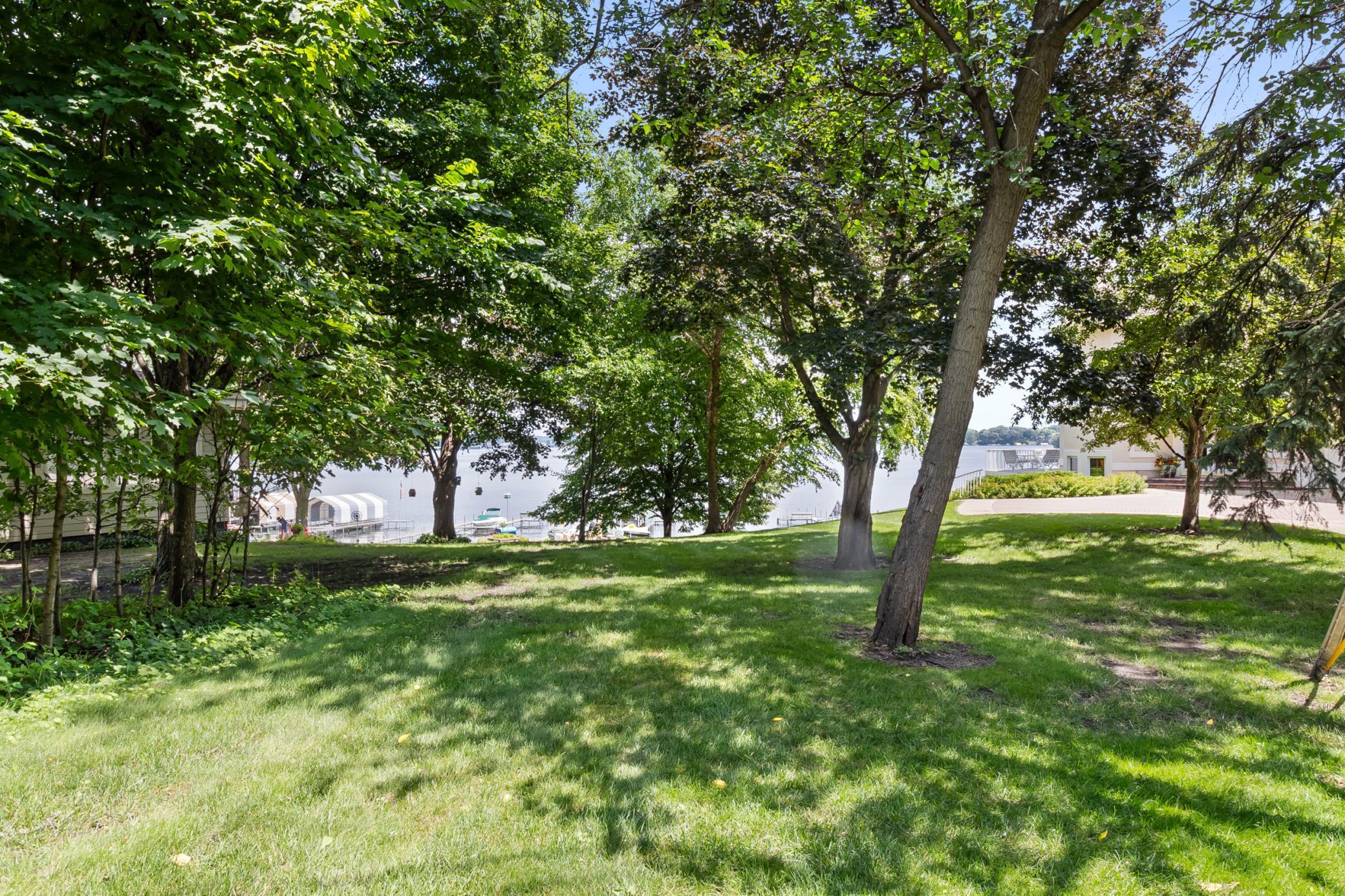 20 Woodlawn Avenue