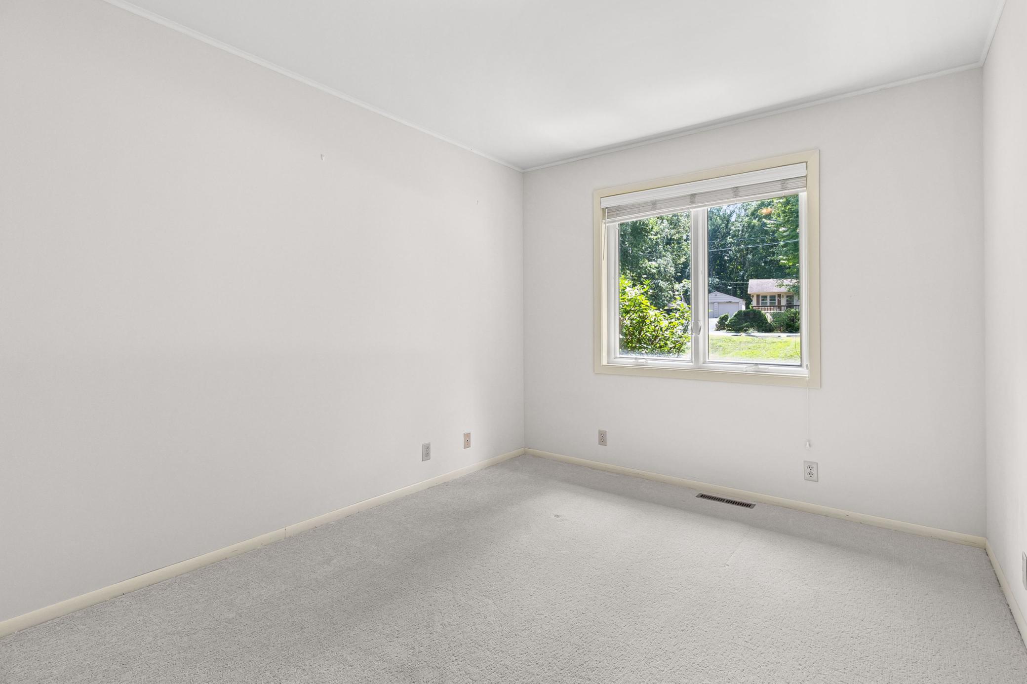 20 Woodlawn Avenue