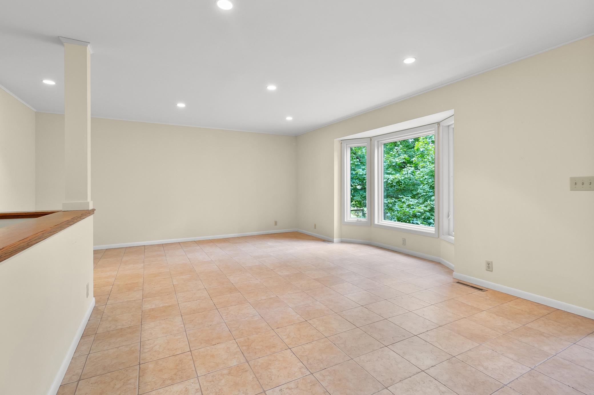 20 Woodlawn Avenue
