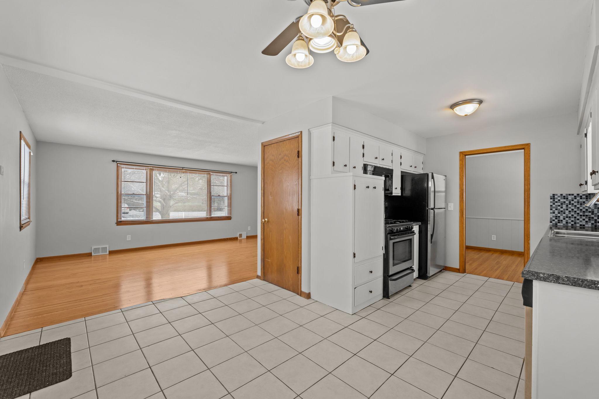 5956 5th Street NE