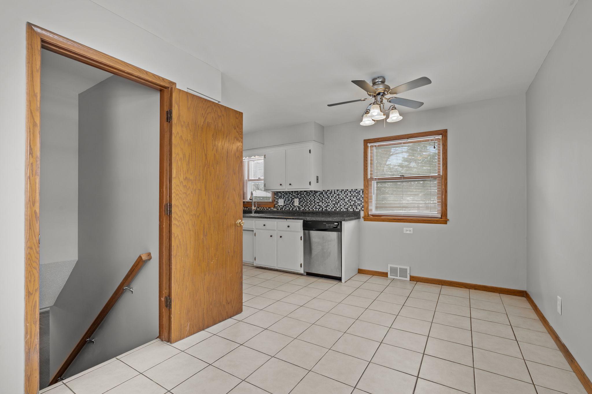 5956 5th Street NE