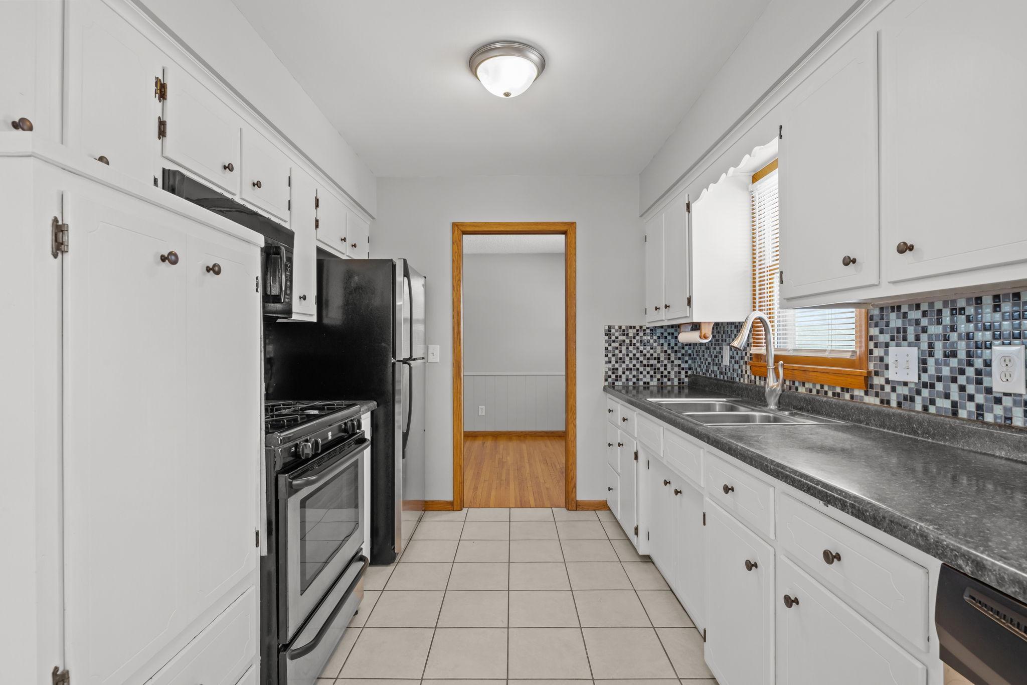 5956 5th Street NE