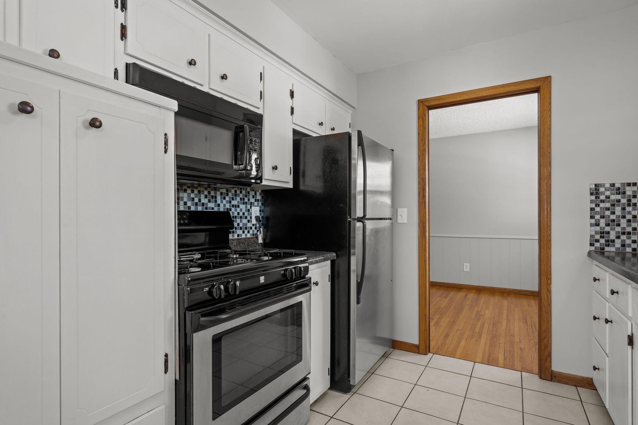 5956 5th Street NE