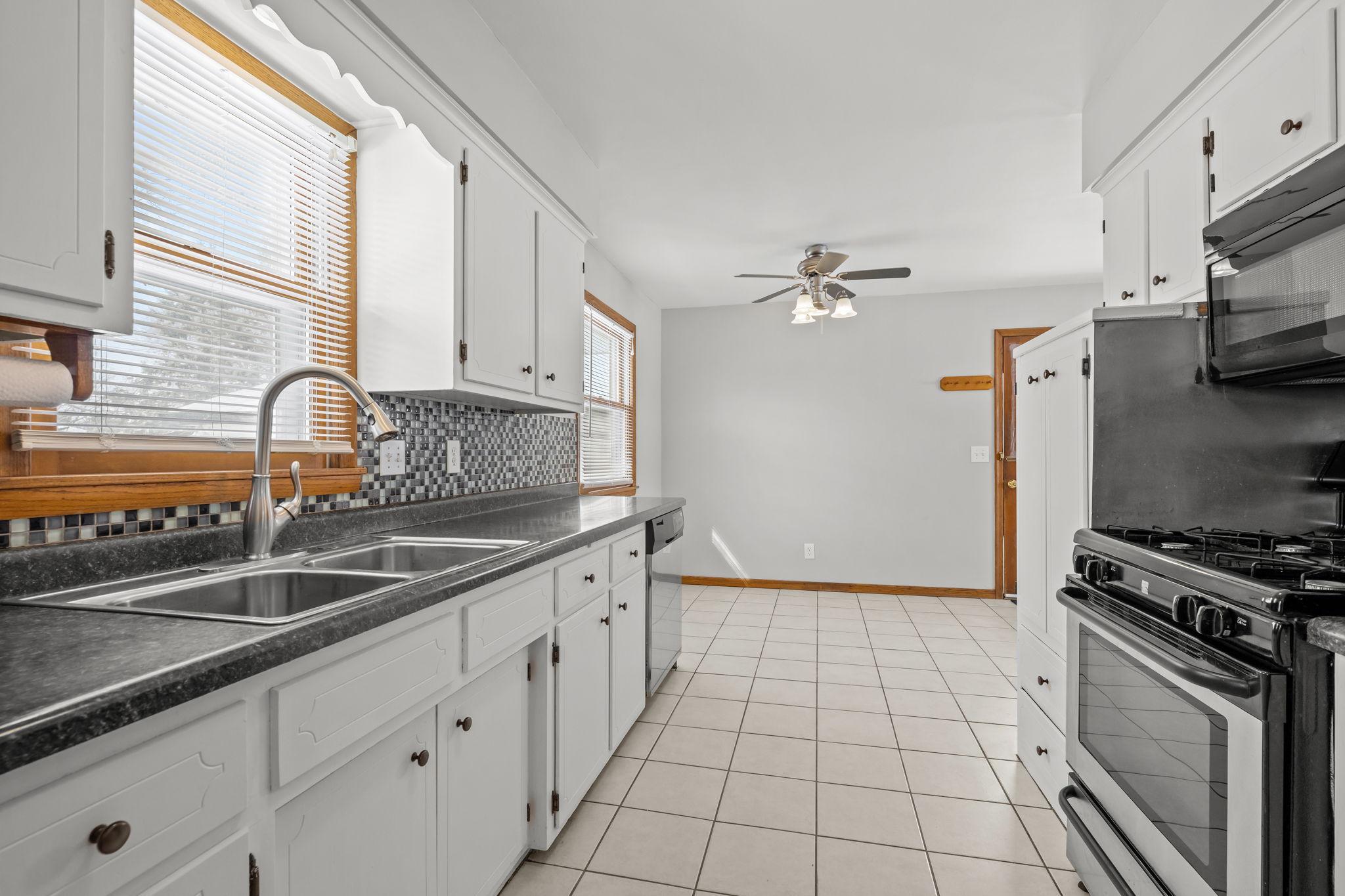 5956 5th Street NE