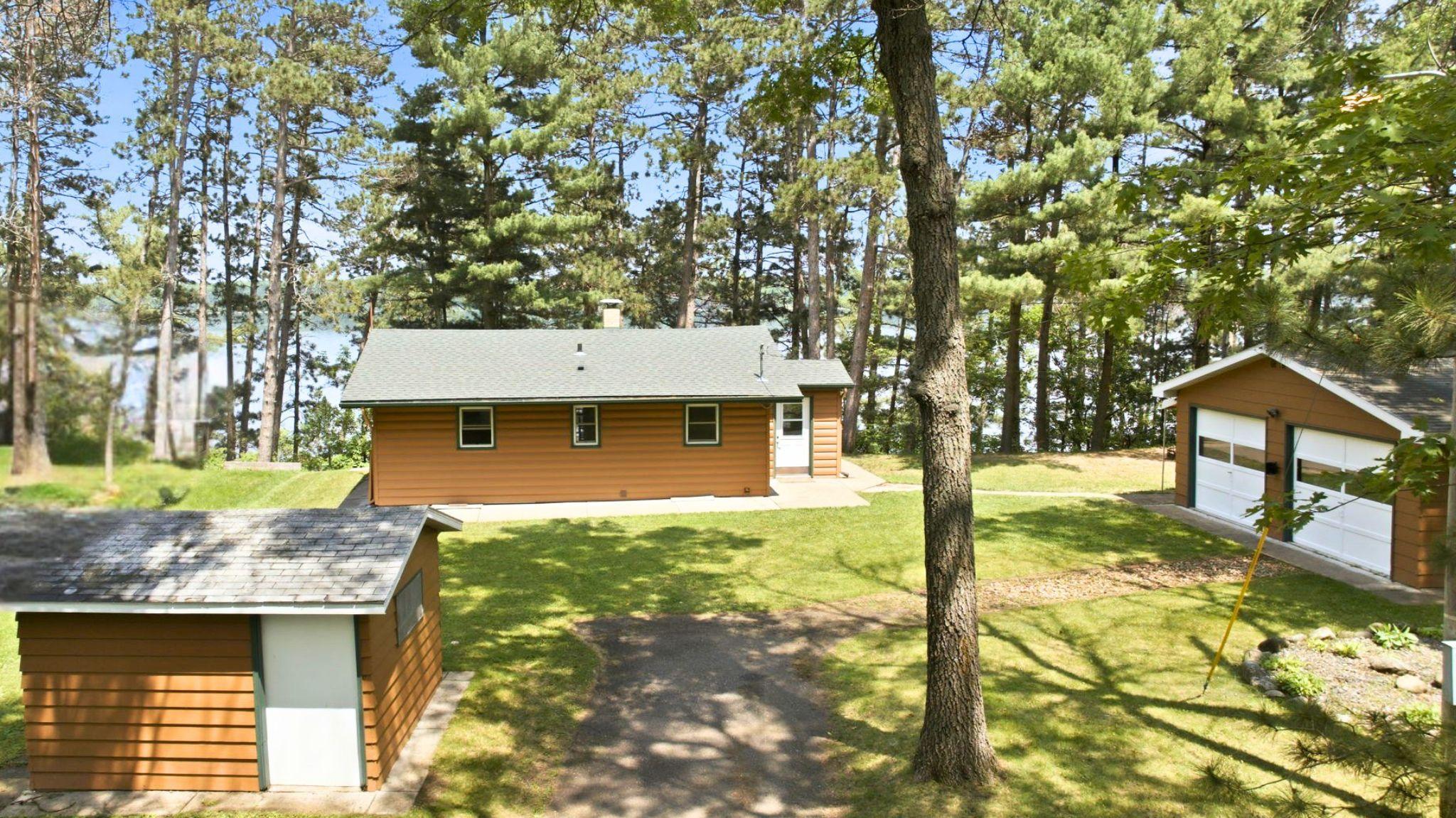 2114 Pine View Boulevard