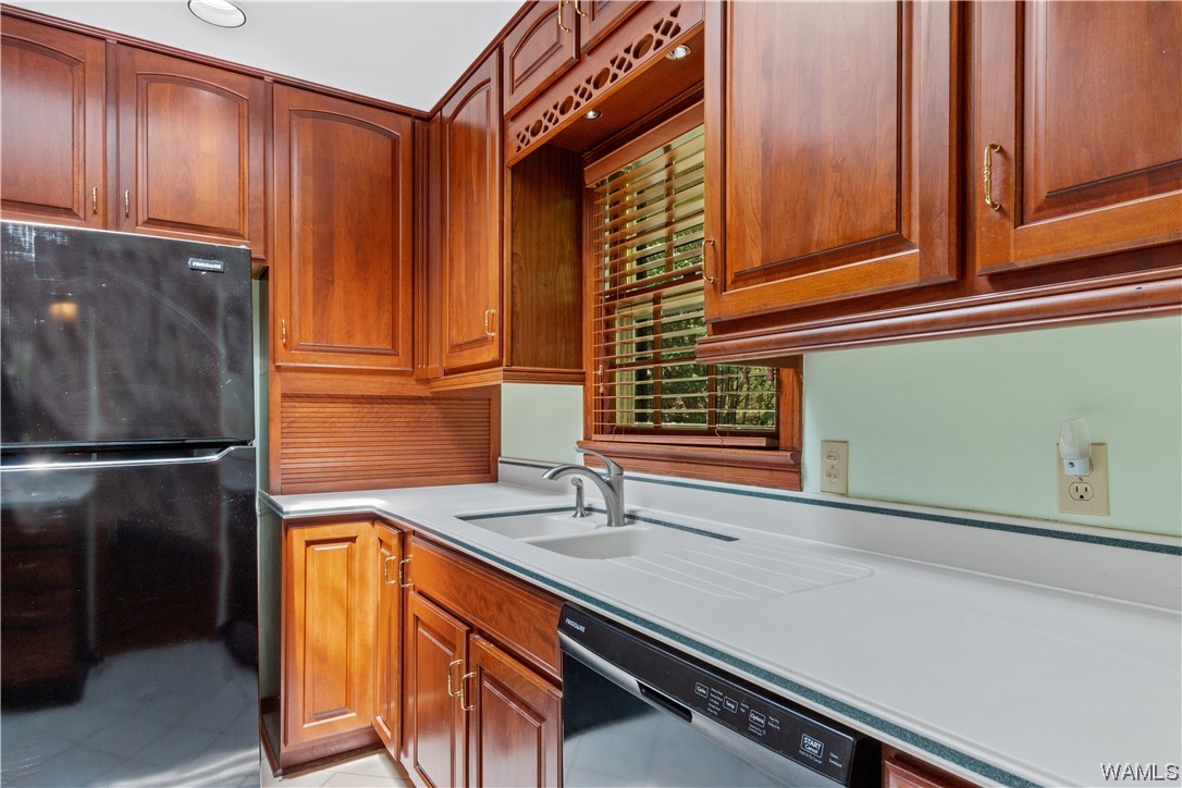 2713 Claymont Circle