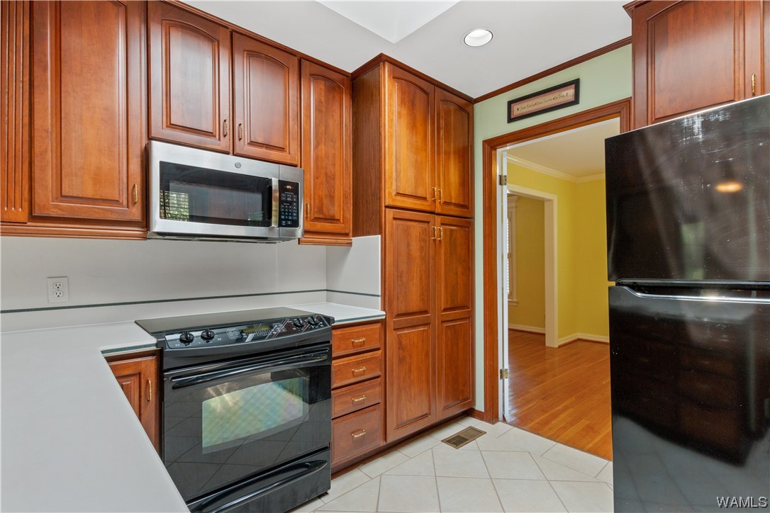 2713 Claymont Circle