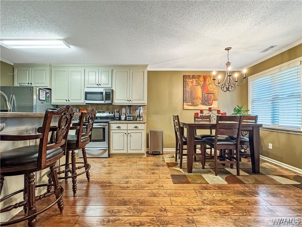 10081 Lenox Circle