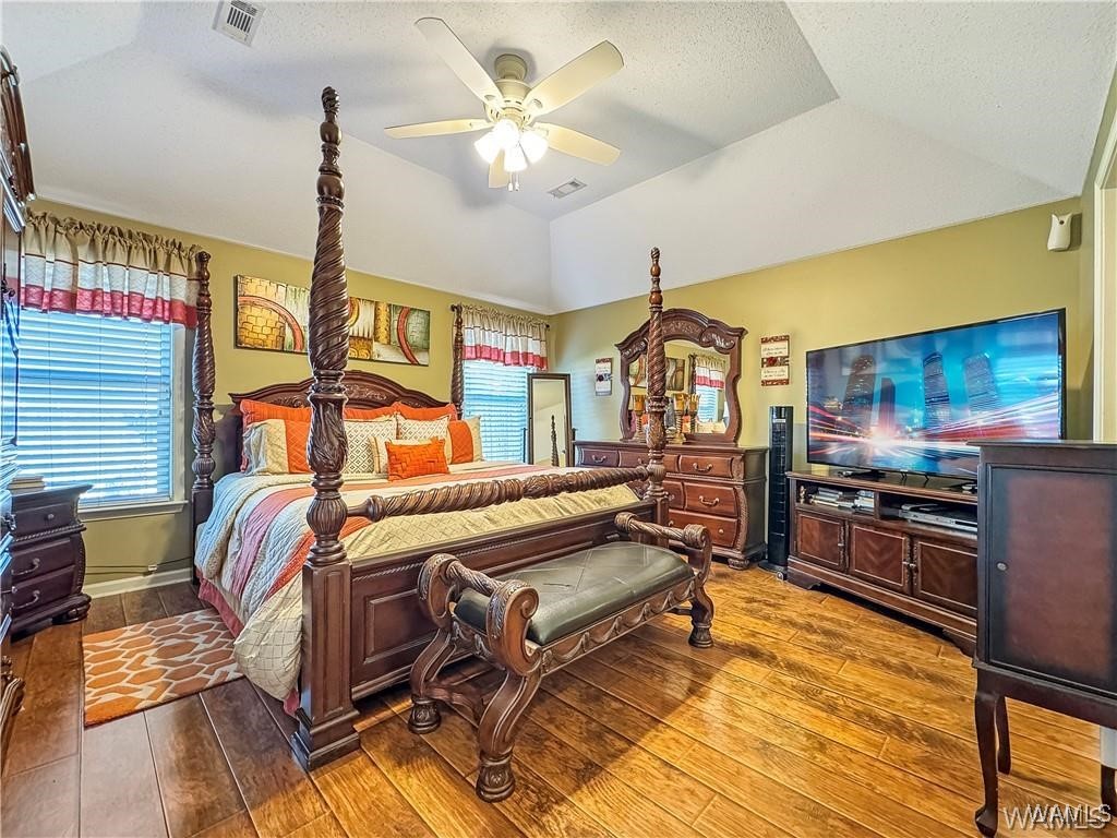 10081 Lenox Circle