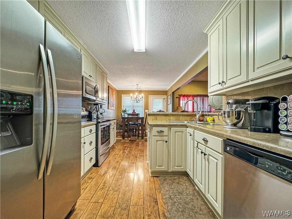 10081 Lenox Circle